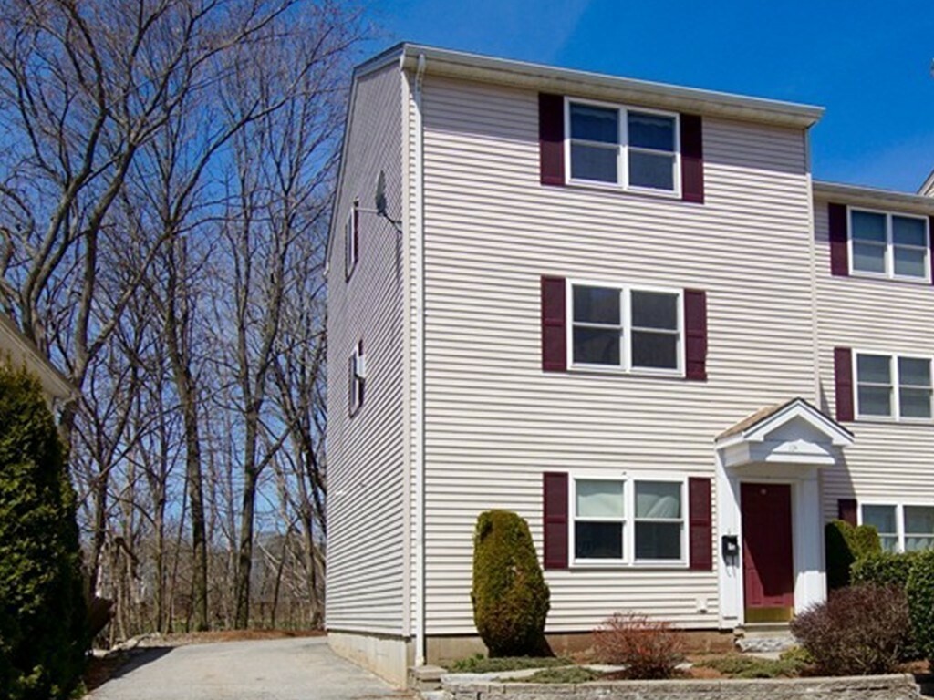 Property Photo: 13 Endicott St 1 MA 01960