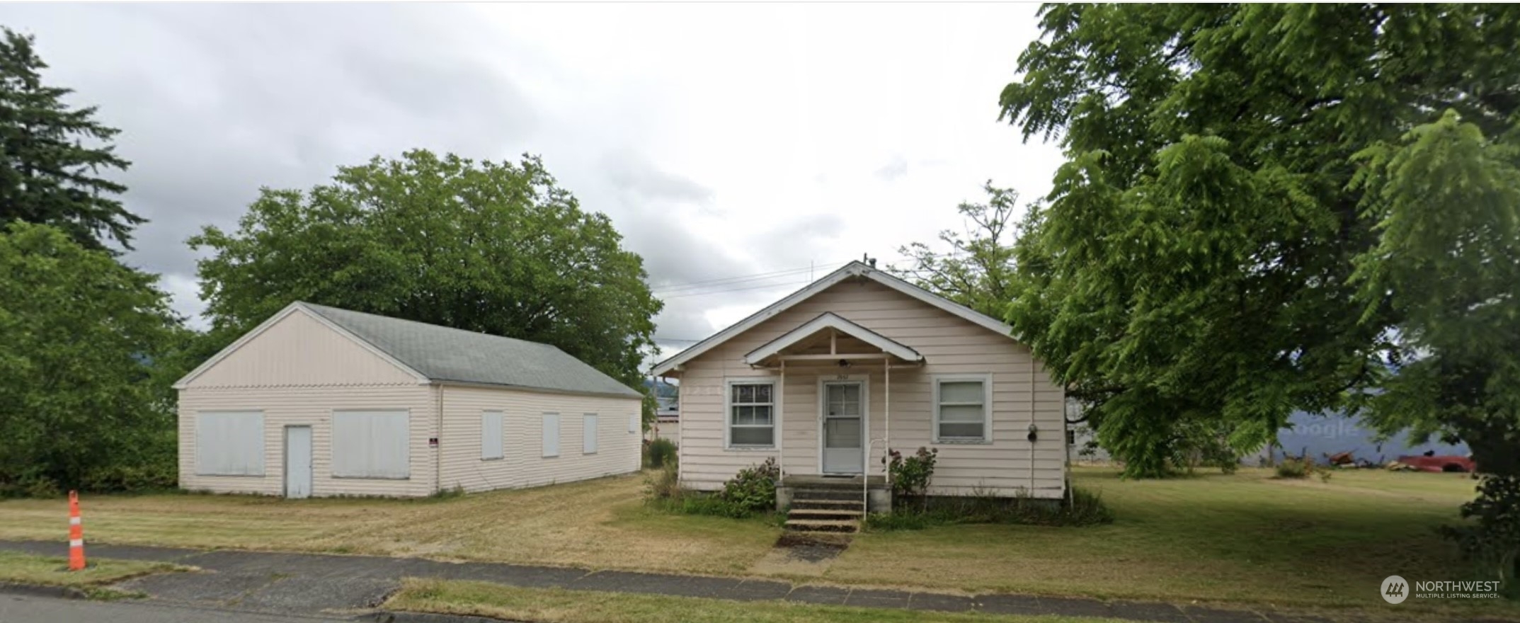 Property Photo: 1951 Cole Street WA 98022