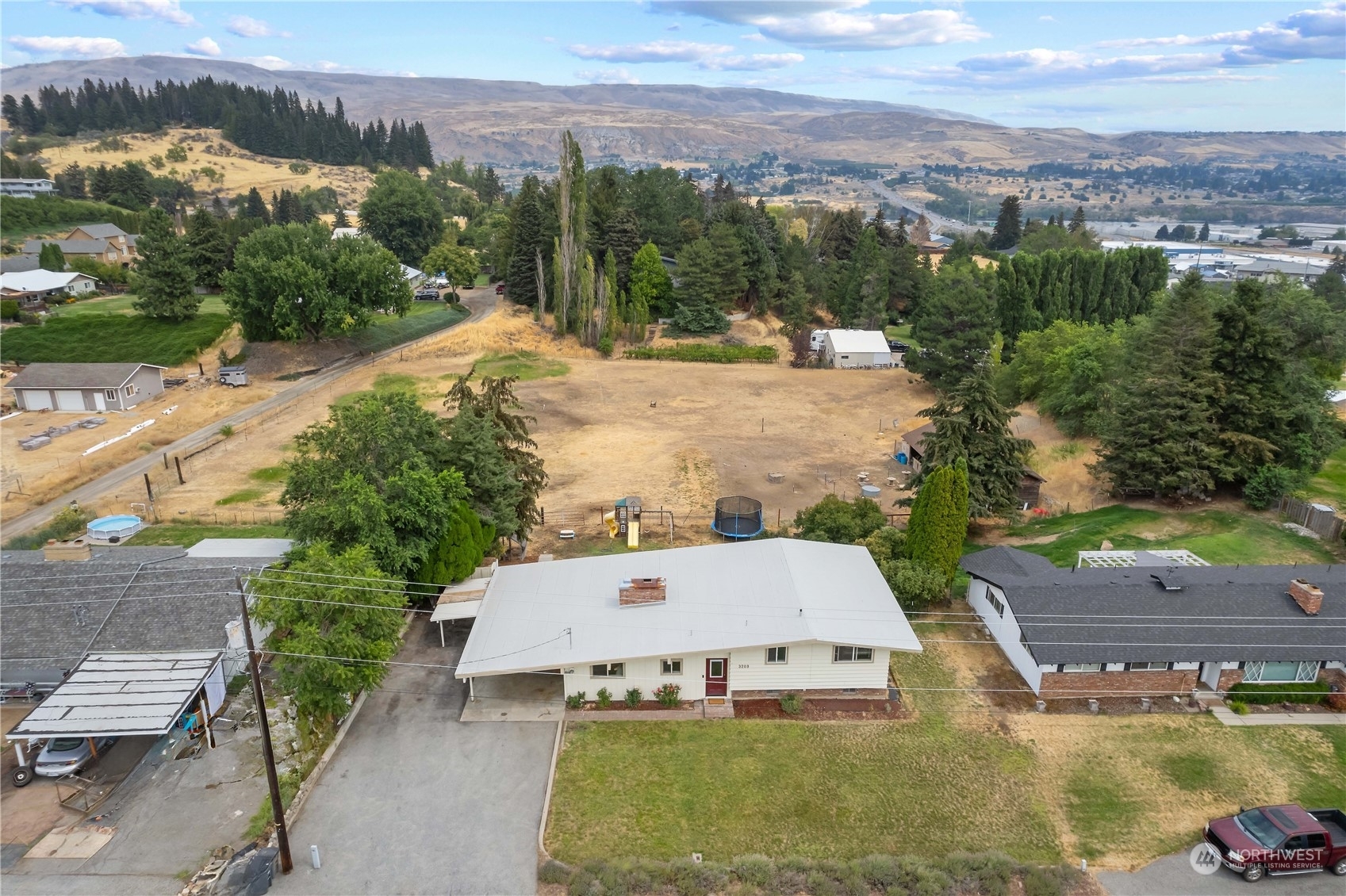 Property Photo:  3209 Burch Mountain Road  WA 98801 