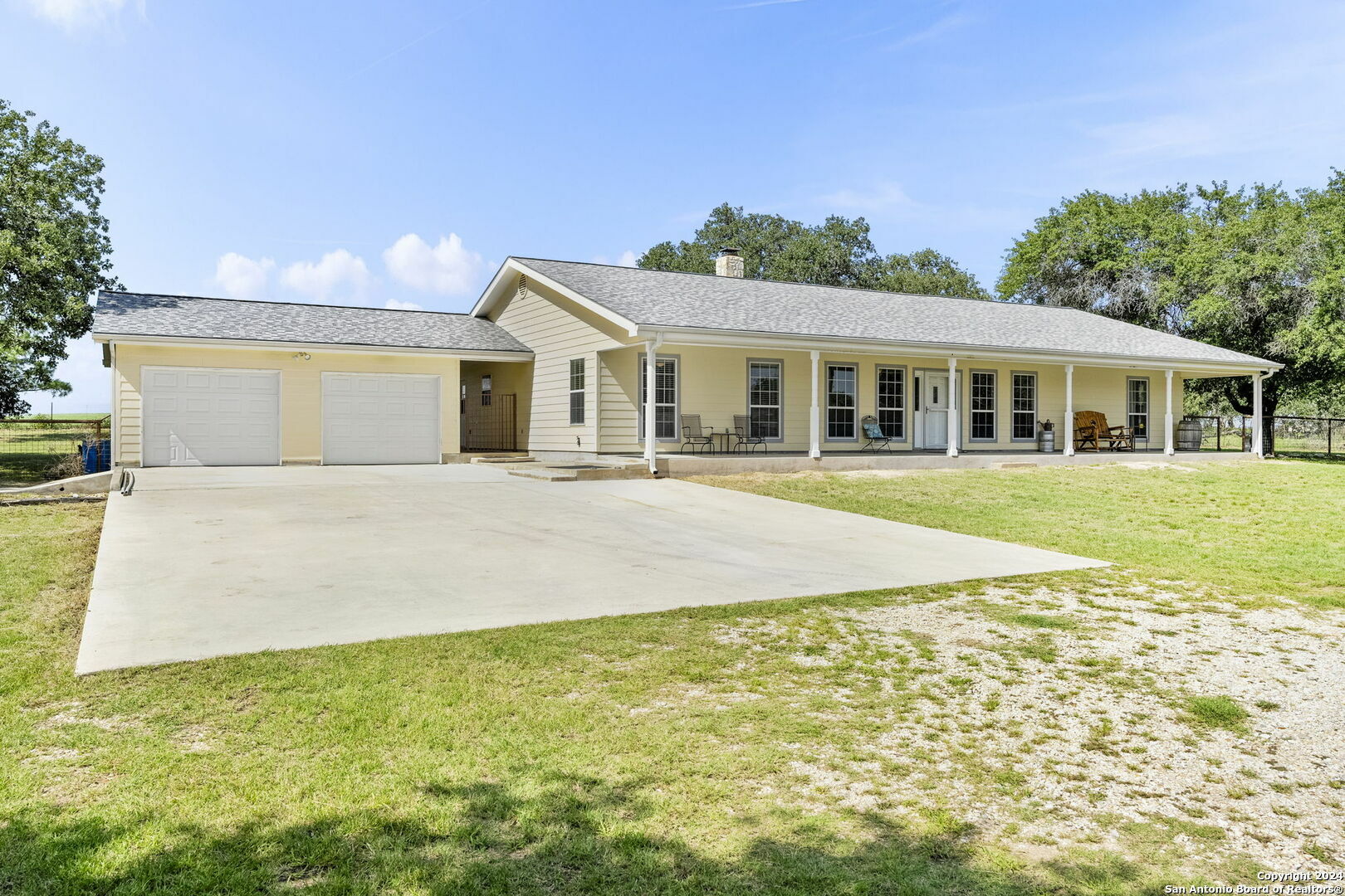 Property Photo: 2474 Goehmann Ln TX 78624