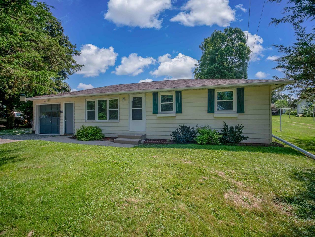 Property Photo:  220 Juneau Street  WI 53557 