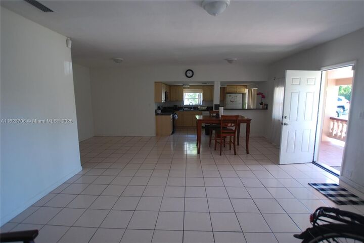 Property Photo: 1801 NE 176th St FL 33162
