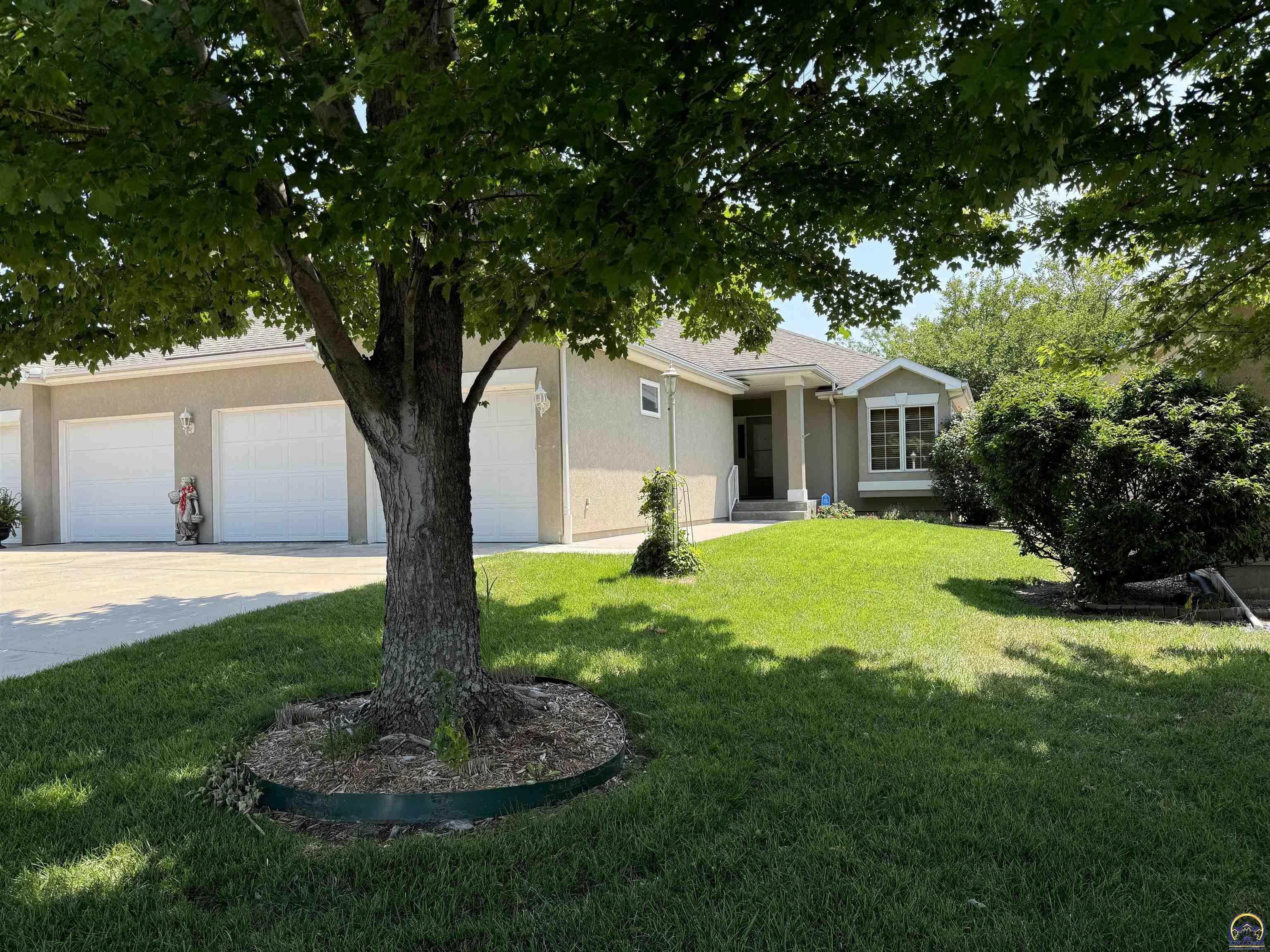 Property Photo:  2434 SW Golf View Dr  KS 66614 