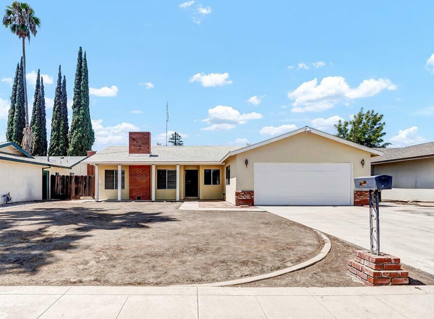 Property Photo:  1819 S Cindy Court  CA 93277 