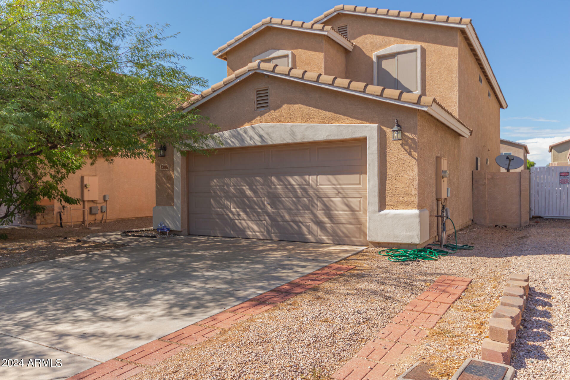 Property Photo:  1306 E Leaf Road  AZ 85140 