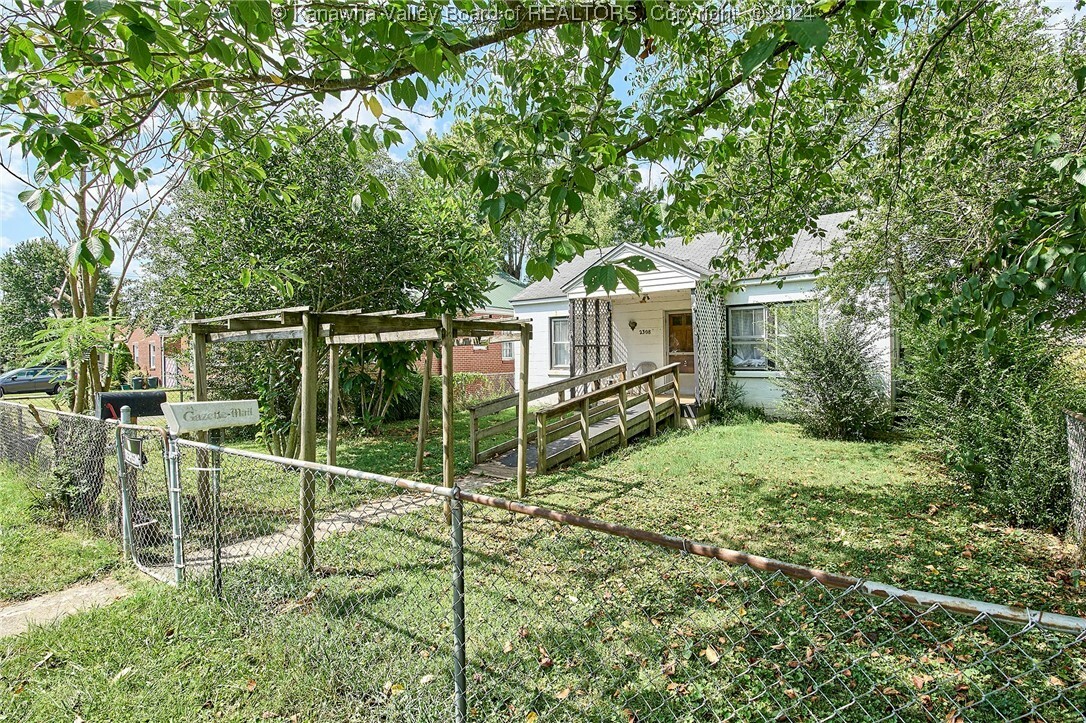 Property Photo:  2308 Washington Avenue  WV 25177 