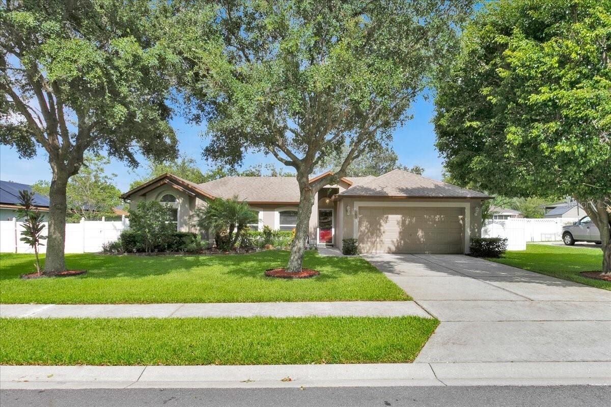 Property Photo:  165 Lakeview Reserve Boulevard  FL 34787 