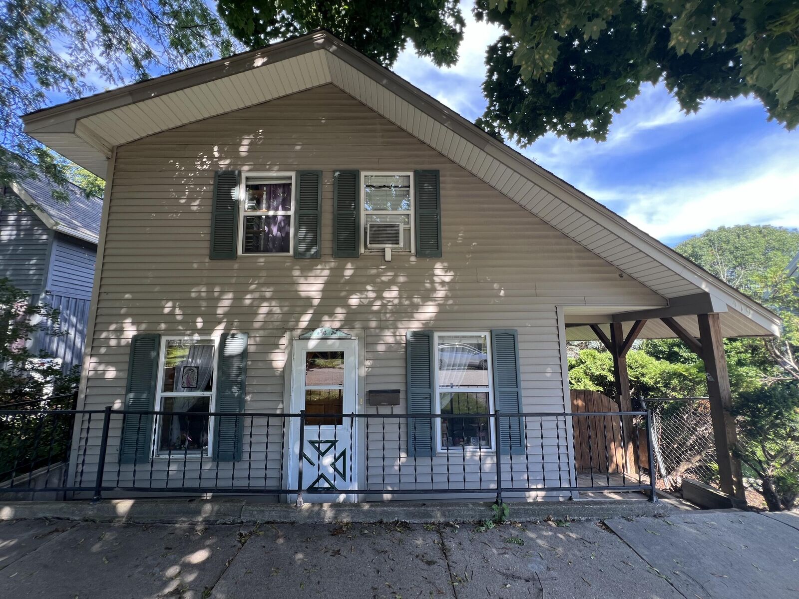 Property Photo:  419 S 6th Ave  WI 53095 