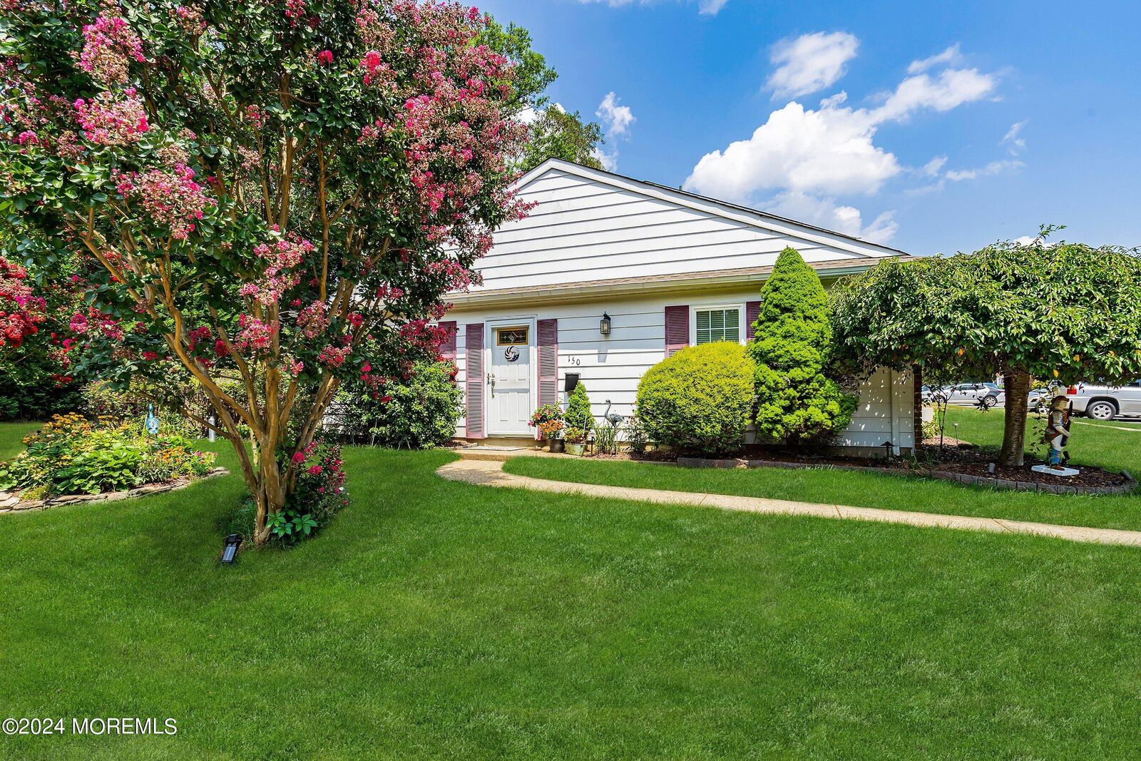 Property Photo:  150 Kingsley Way  NJ 07728 