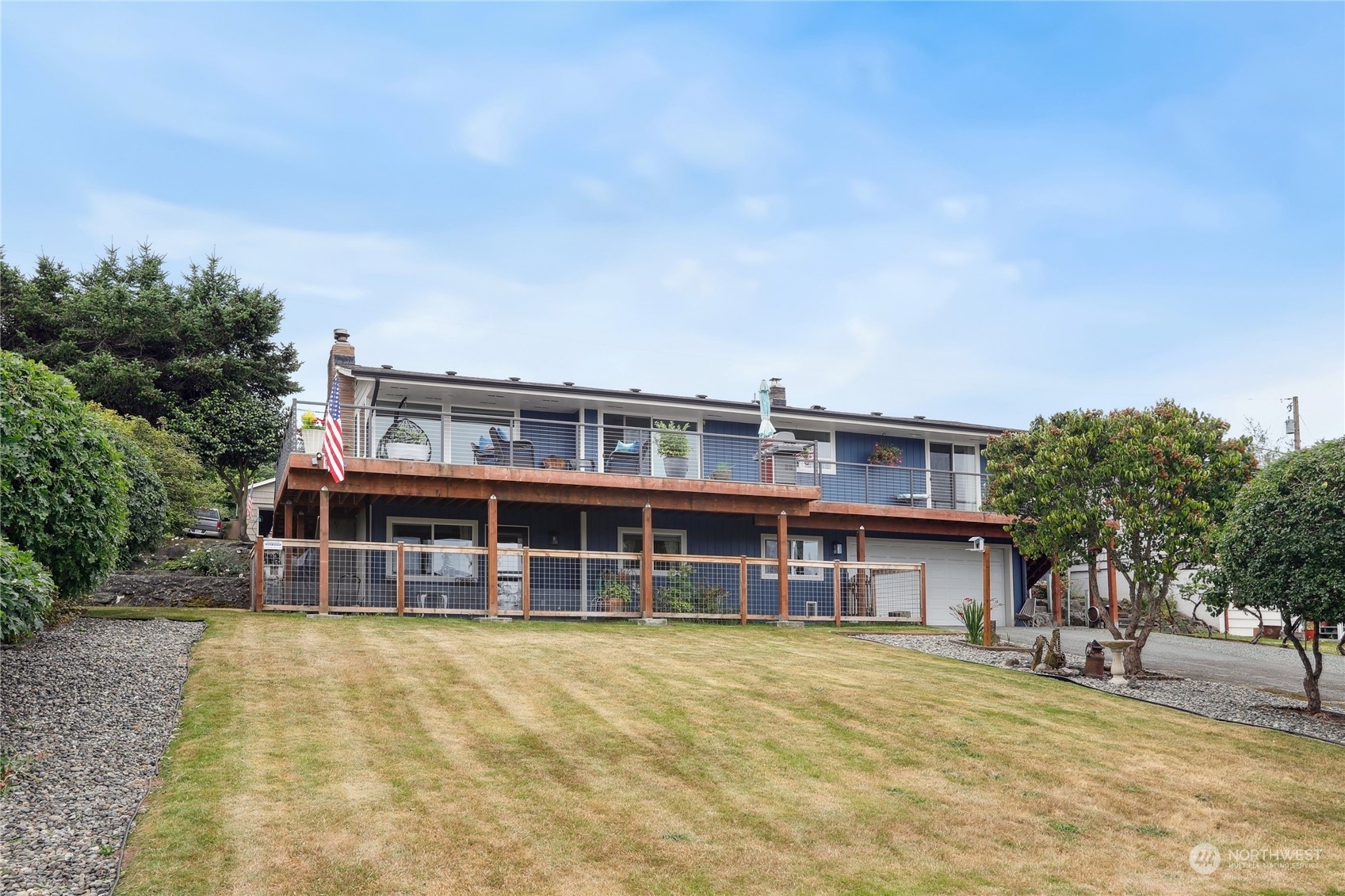 Property Photo:  802 38th Street  WA 98221 