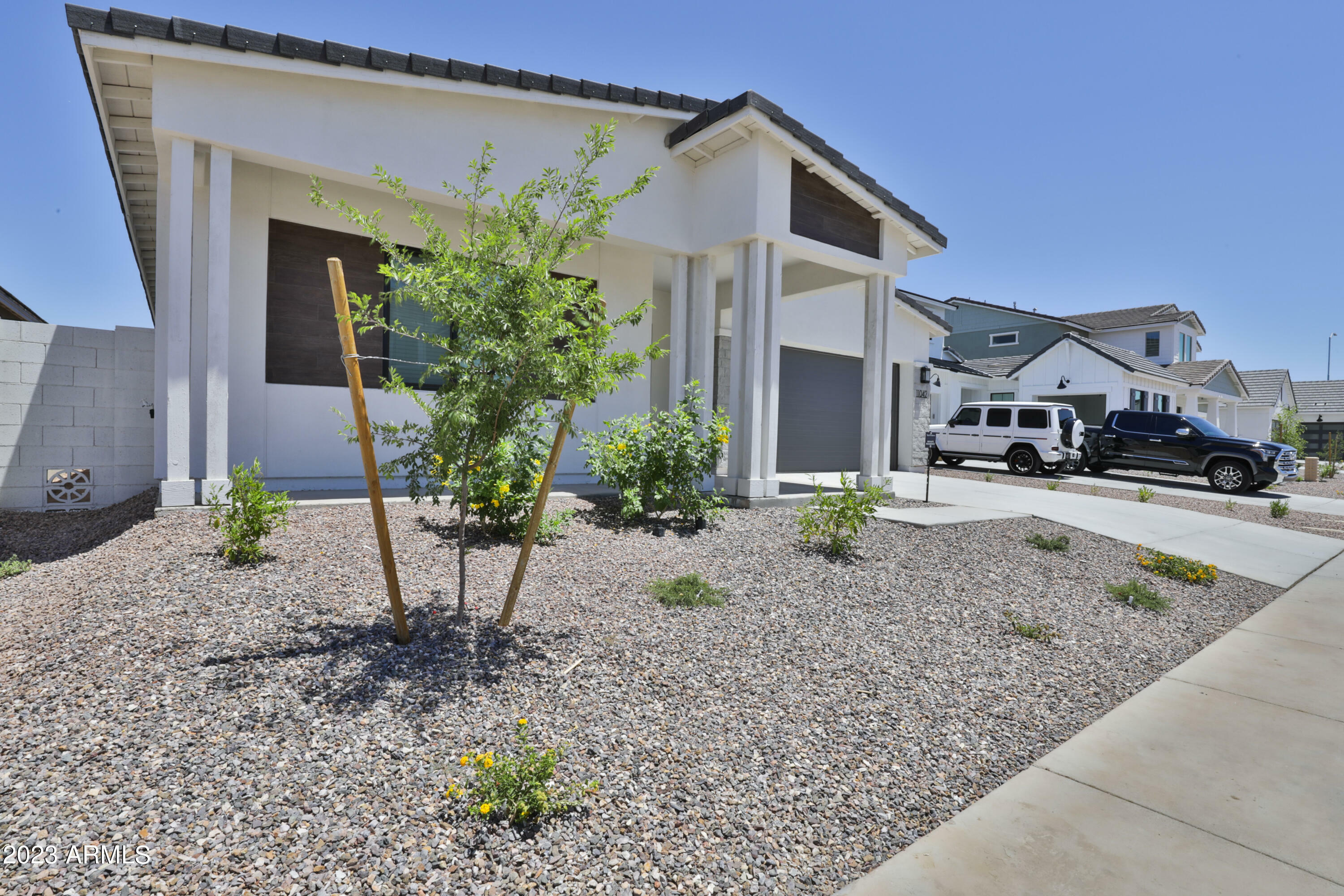 Property Photo:  11042 E Utah Avenue  AZ 85212 