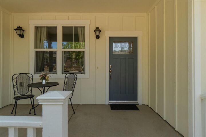 Property Photo: 102 Cottage Circle CA 95247