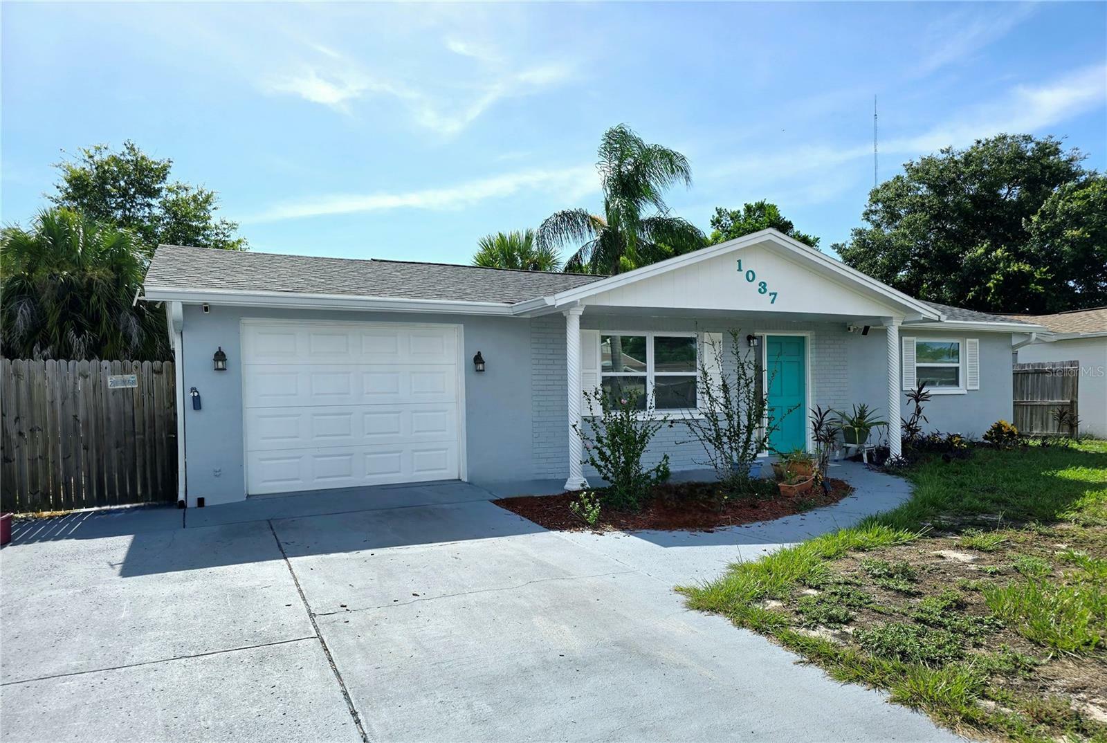 Property Photo:  1037 Chelsea Lane  FL 34691 