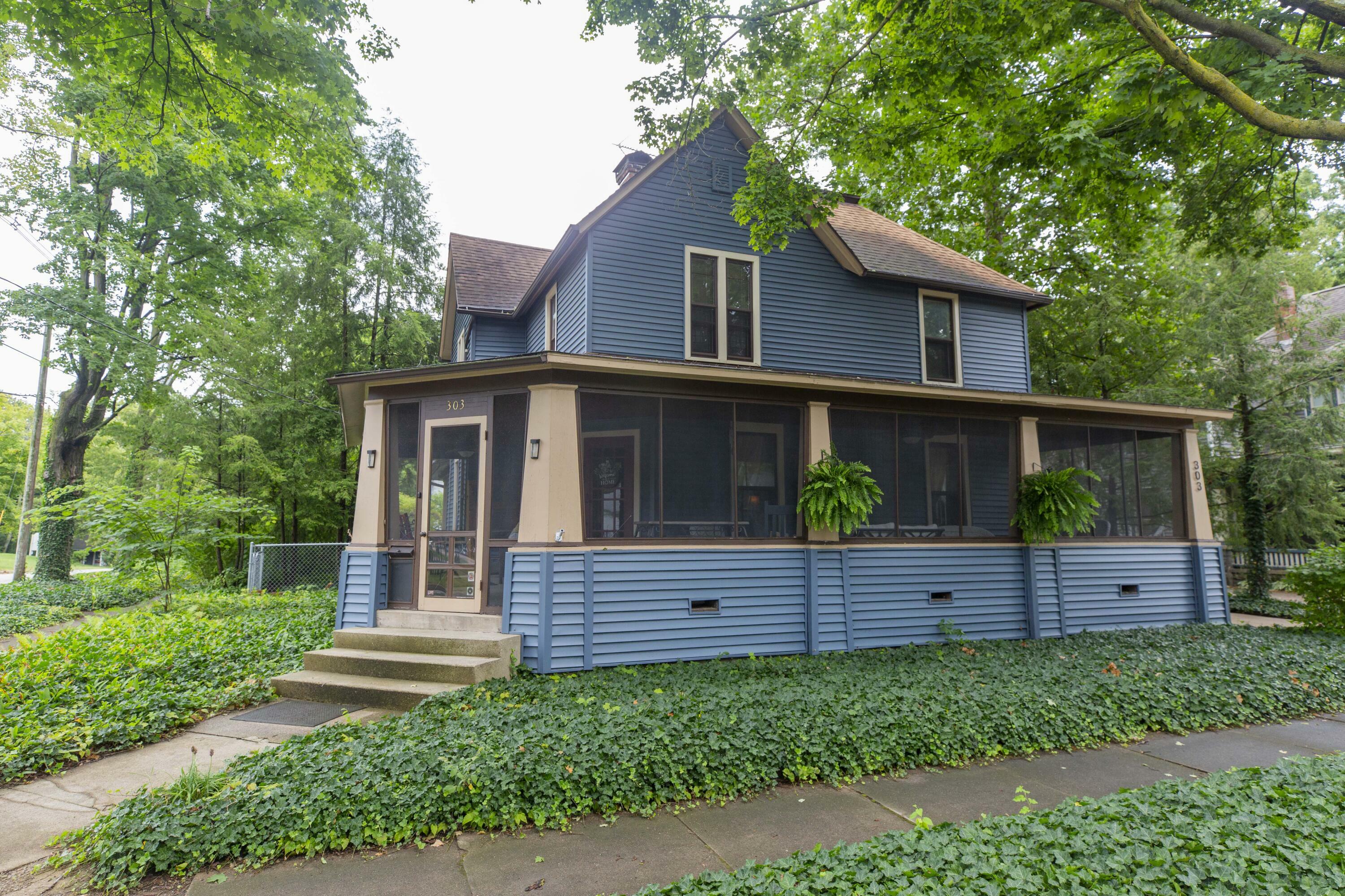 Property Photo:  303 S Saint Joseph Avenue  MI 49120 