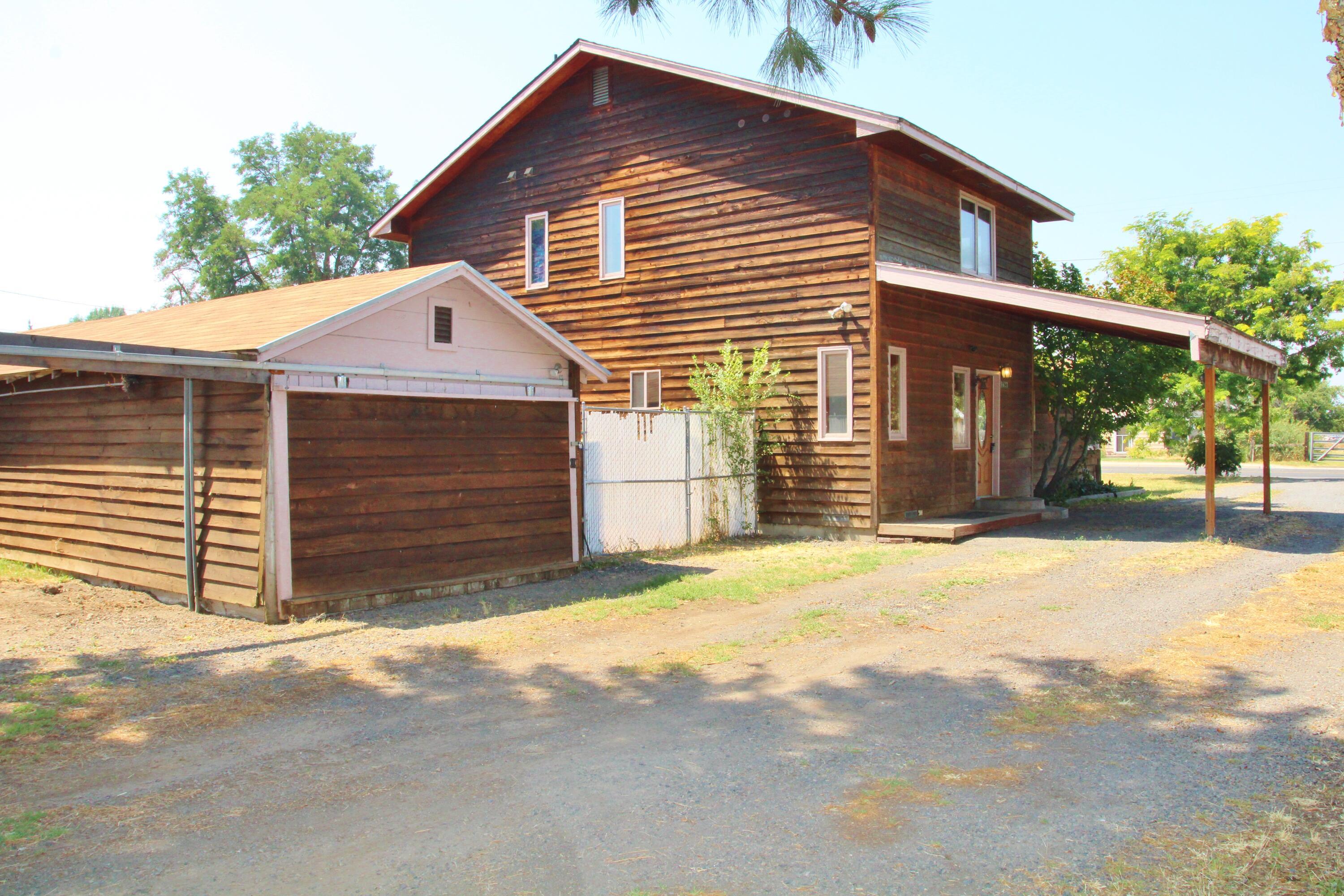 Property Photo: 3627 Altamont Drive OR 97603