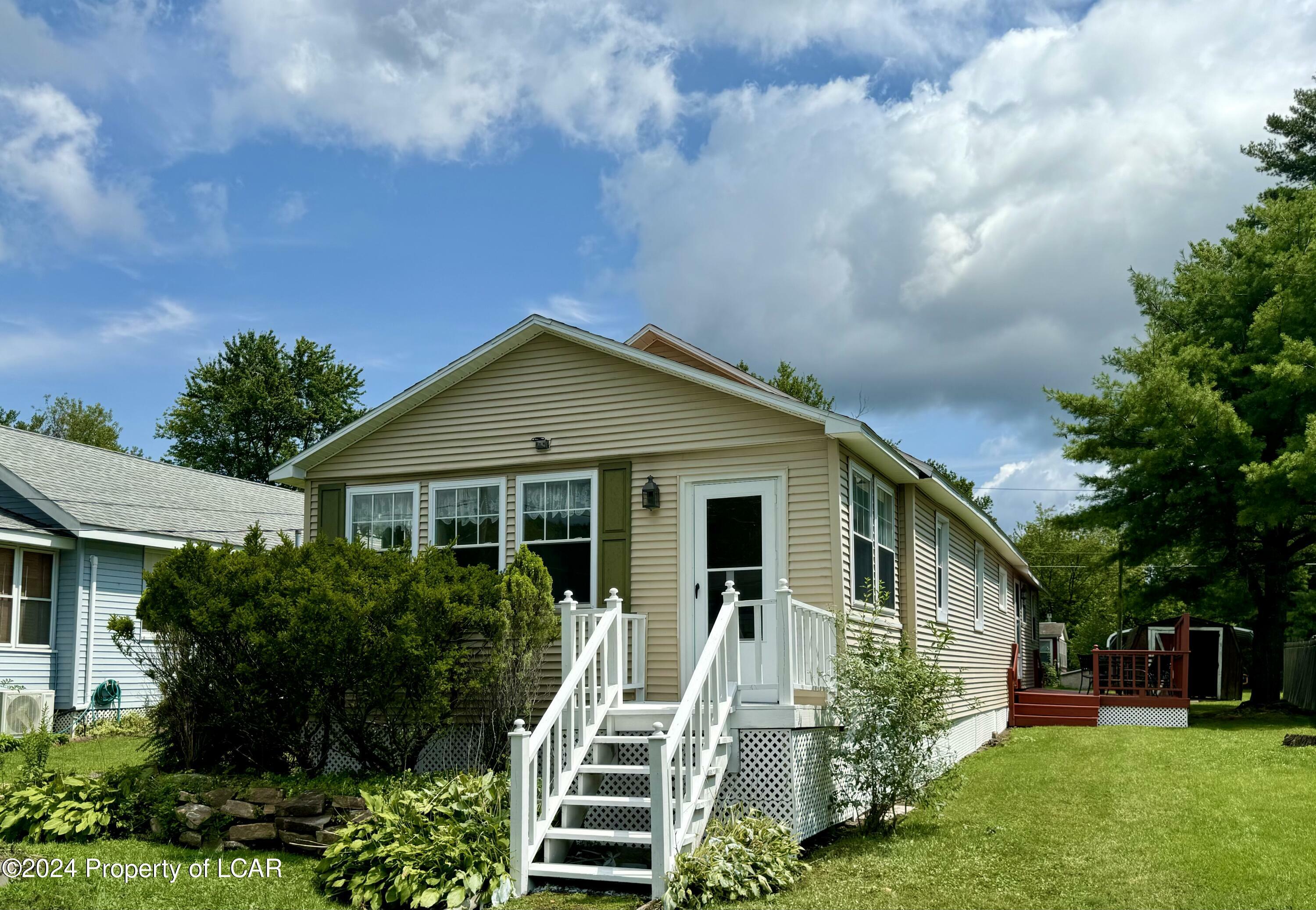 Property Photo:  75 Lakeview Drive  PA 18656 