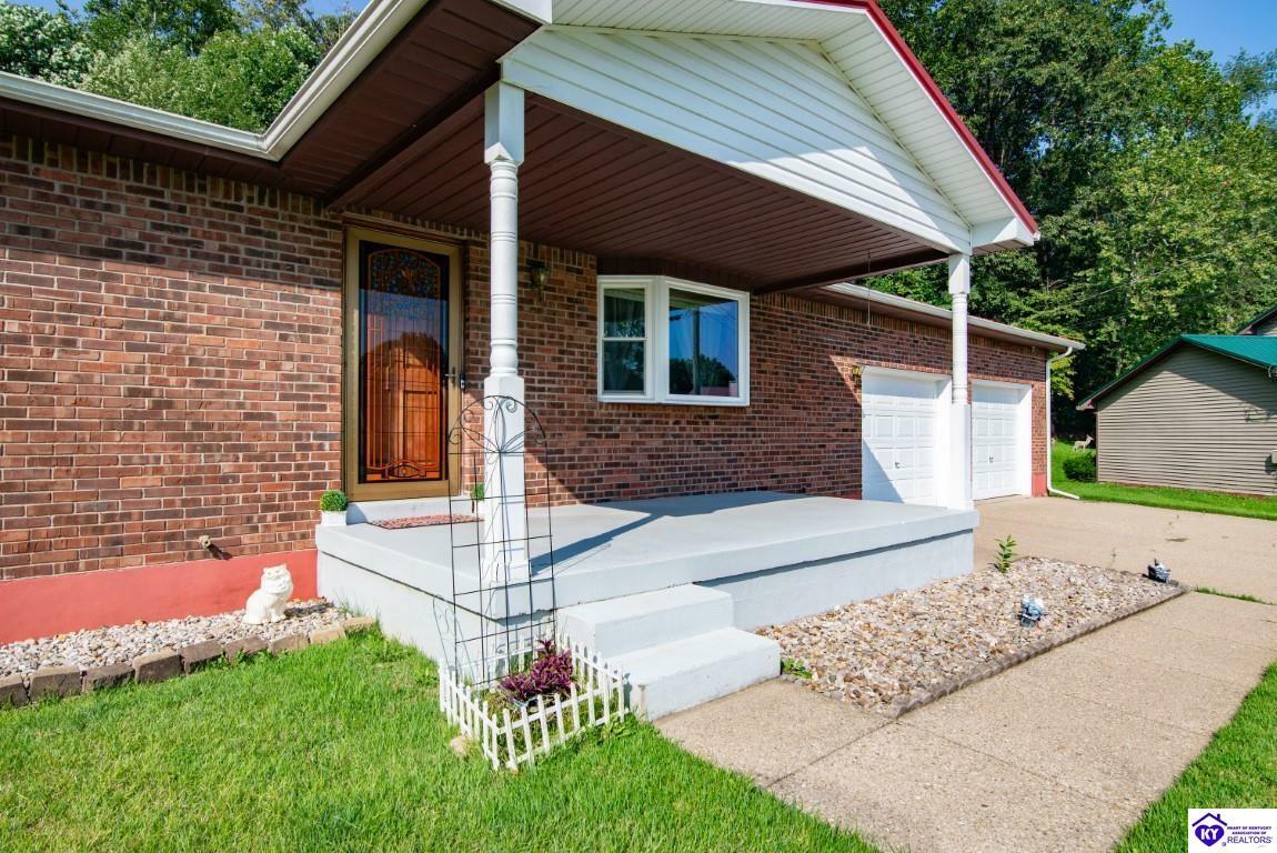 Property Photo:  105 Crestwood Court  KY 40160 