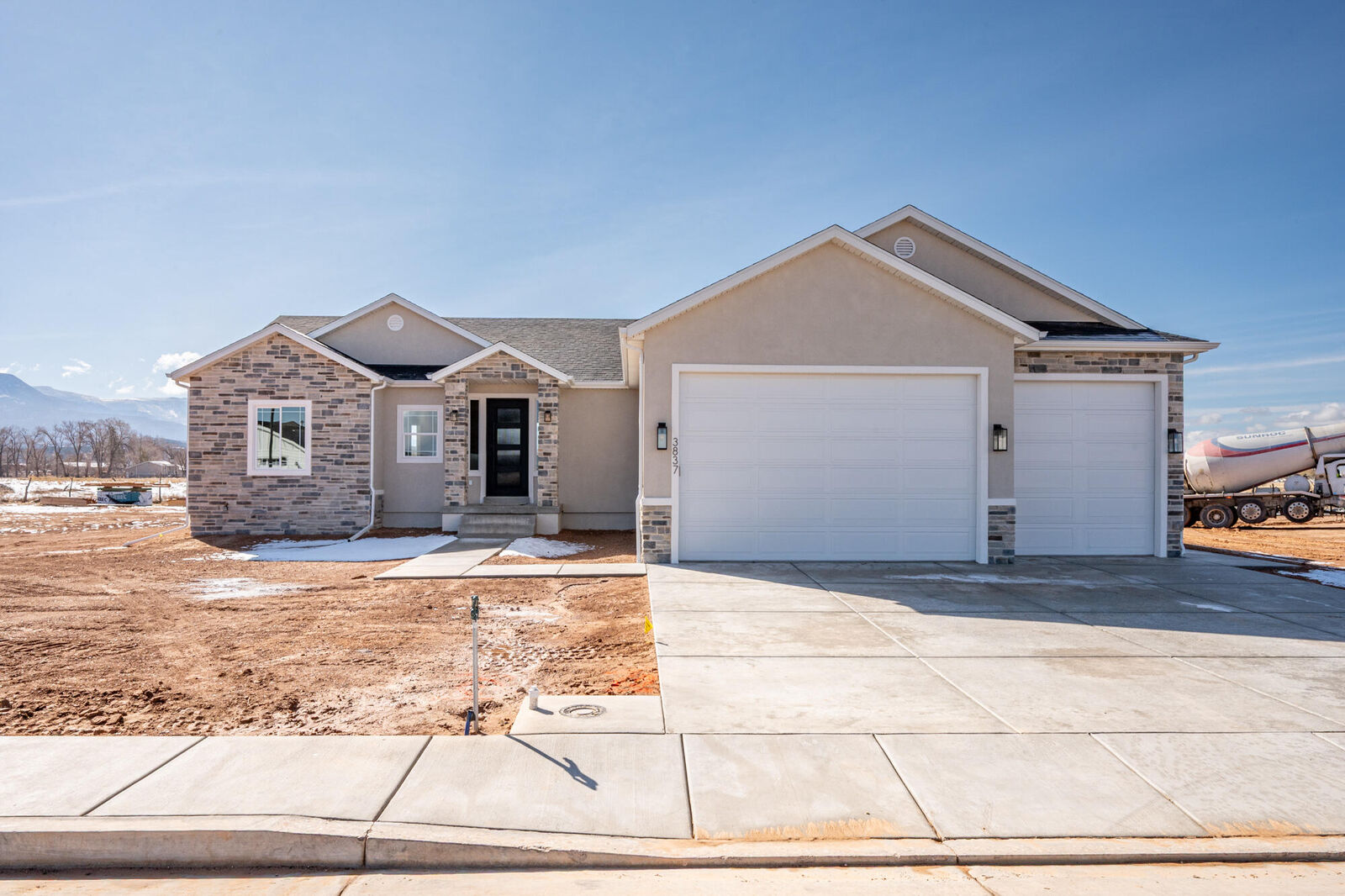 Property Photo: 3837 W 925 N UT 84721