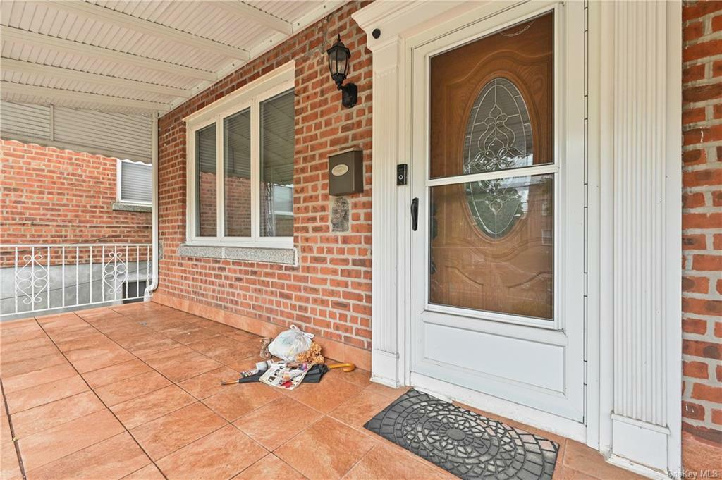 Property Photo:  2011 Yates Avenue  NY 10461 