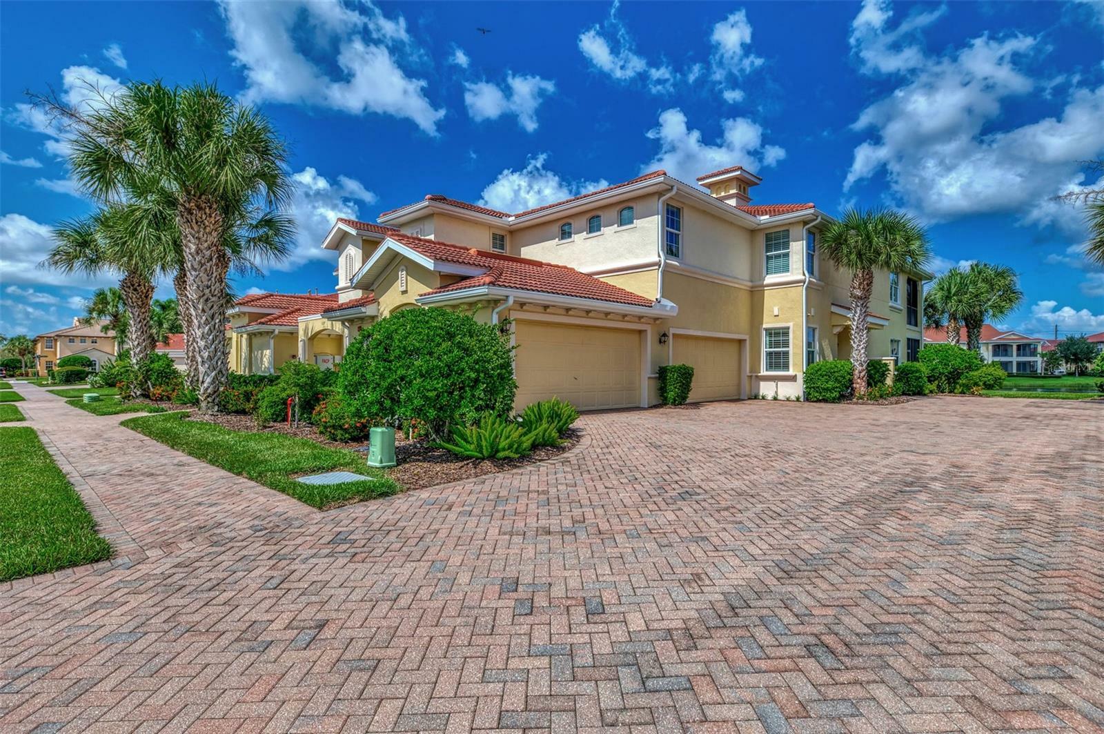 Property Photo:  137 Bella Vista Terrace 33B  FL 34275 