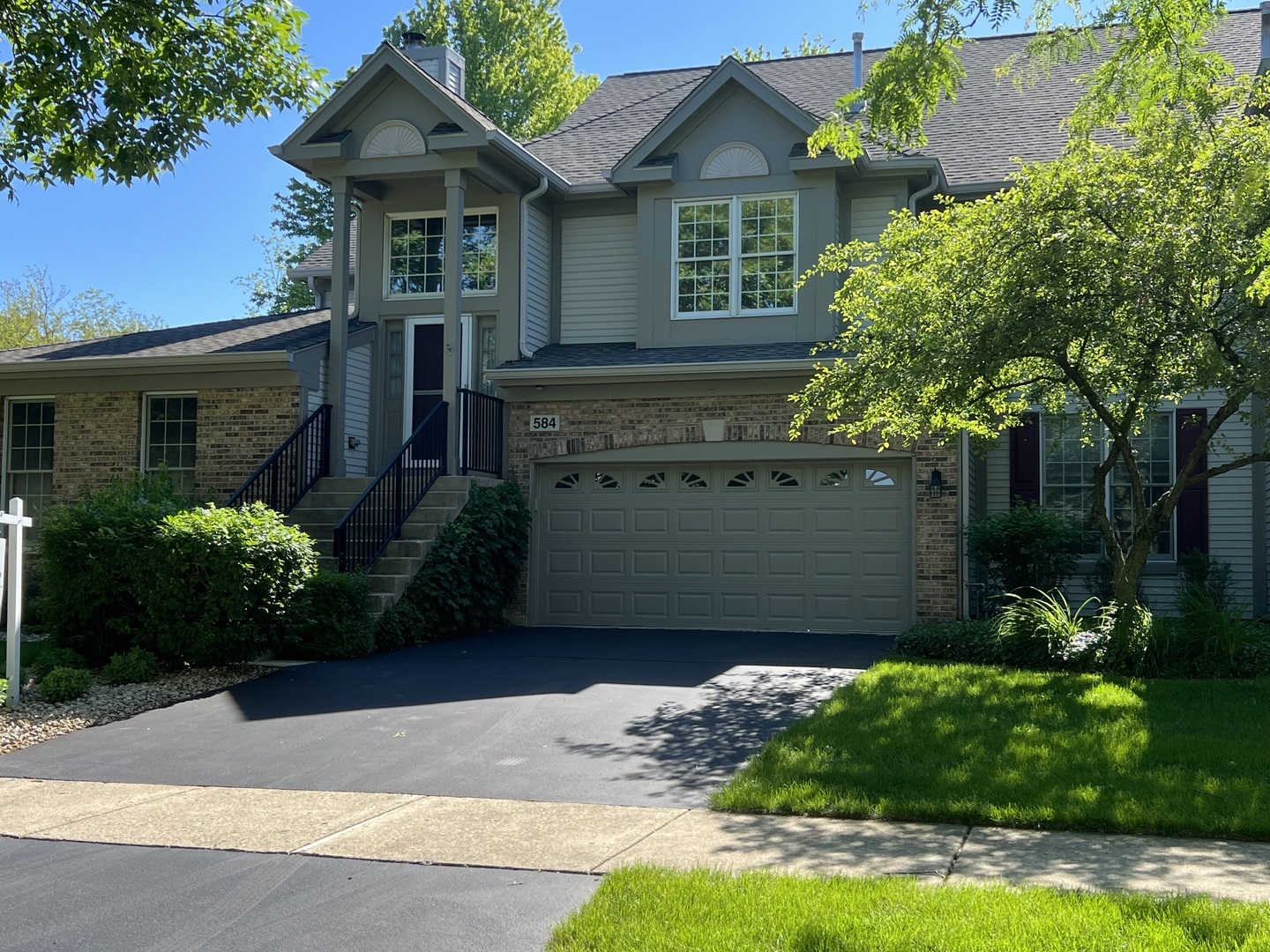 584 Harlowe Lane  Naperville IL 60565 photo