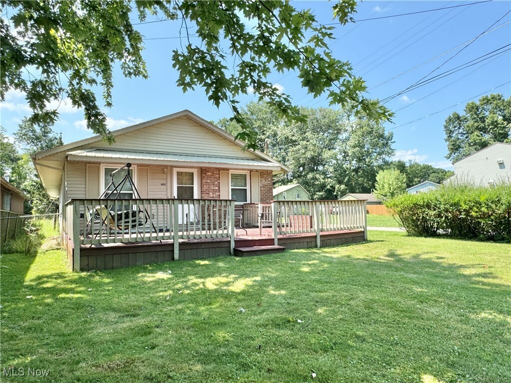 Property Photo:  2242 Grandview Road  OH 44429 