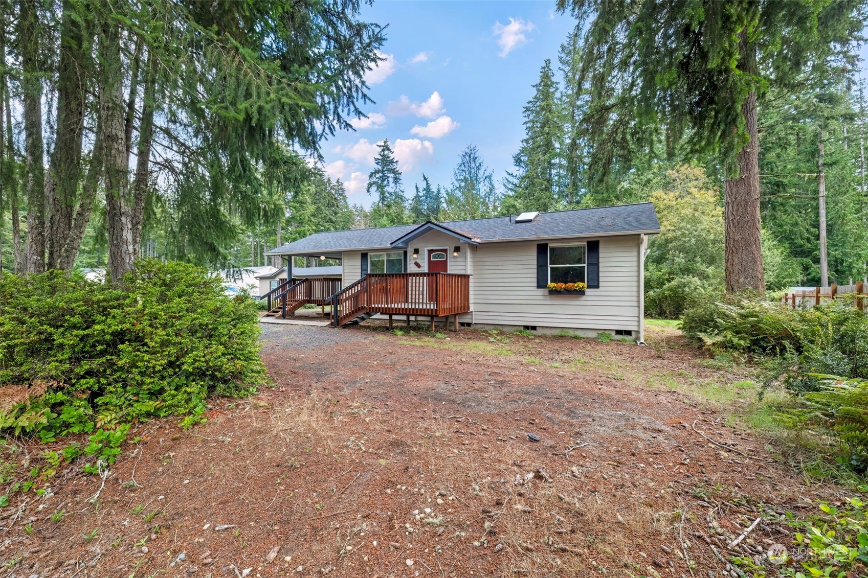 Property Photo:  780 E Lakeshore Drive W  WA 98584 