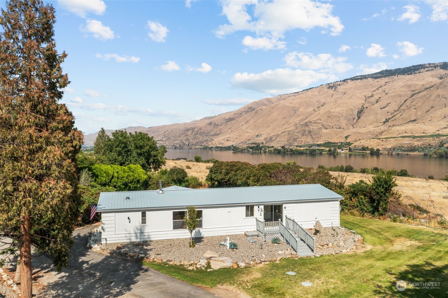 Property Photo:  8117  Tilly Lane  WA 98801 