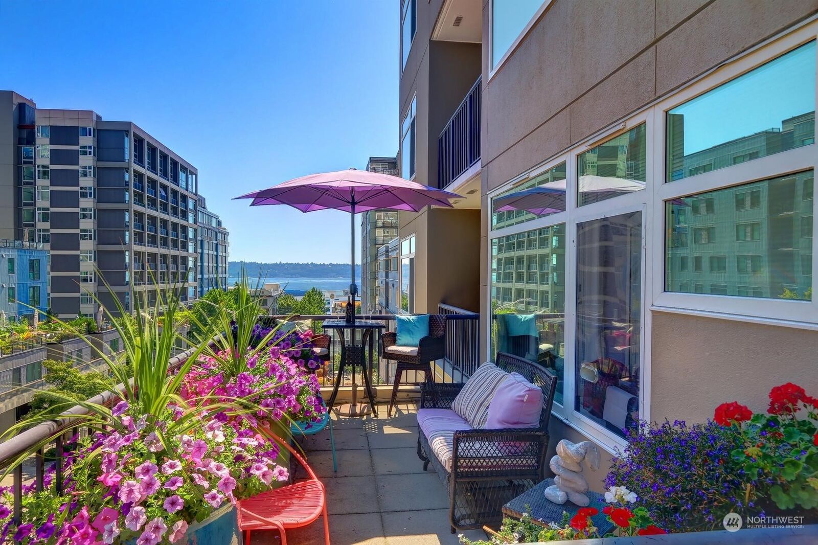 Property Photo:  2801  1st Avenue 208  WA 98121 