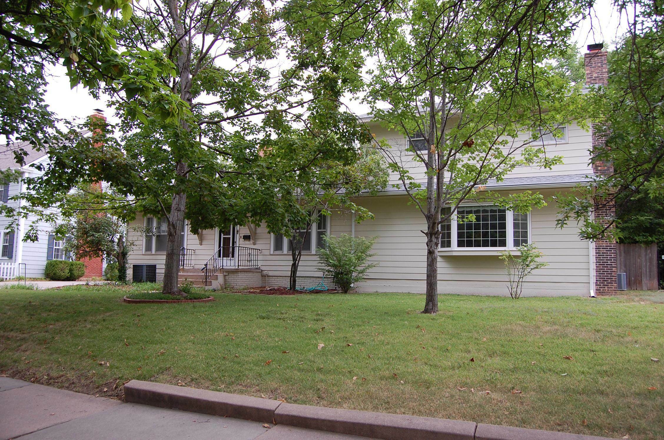 Property Photo:  446 N Bluff  KS 67208 