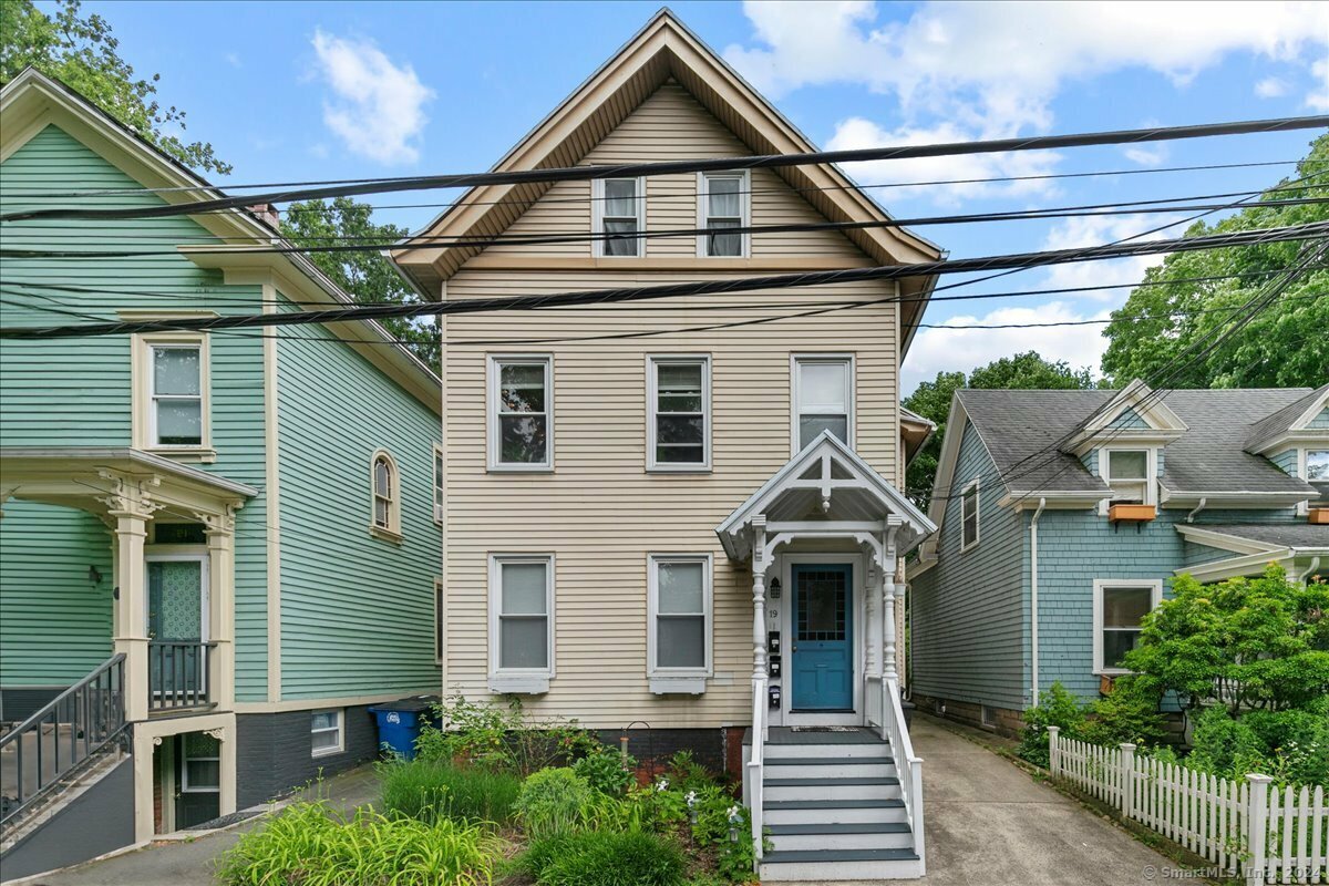 Property Photo:  19 Anderson Street 2  CT 06511 