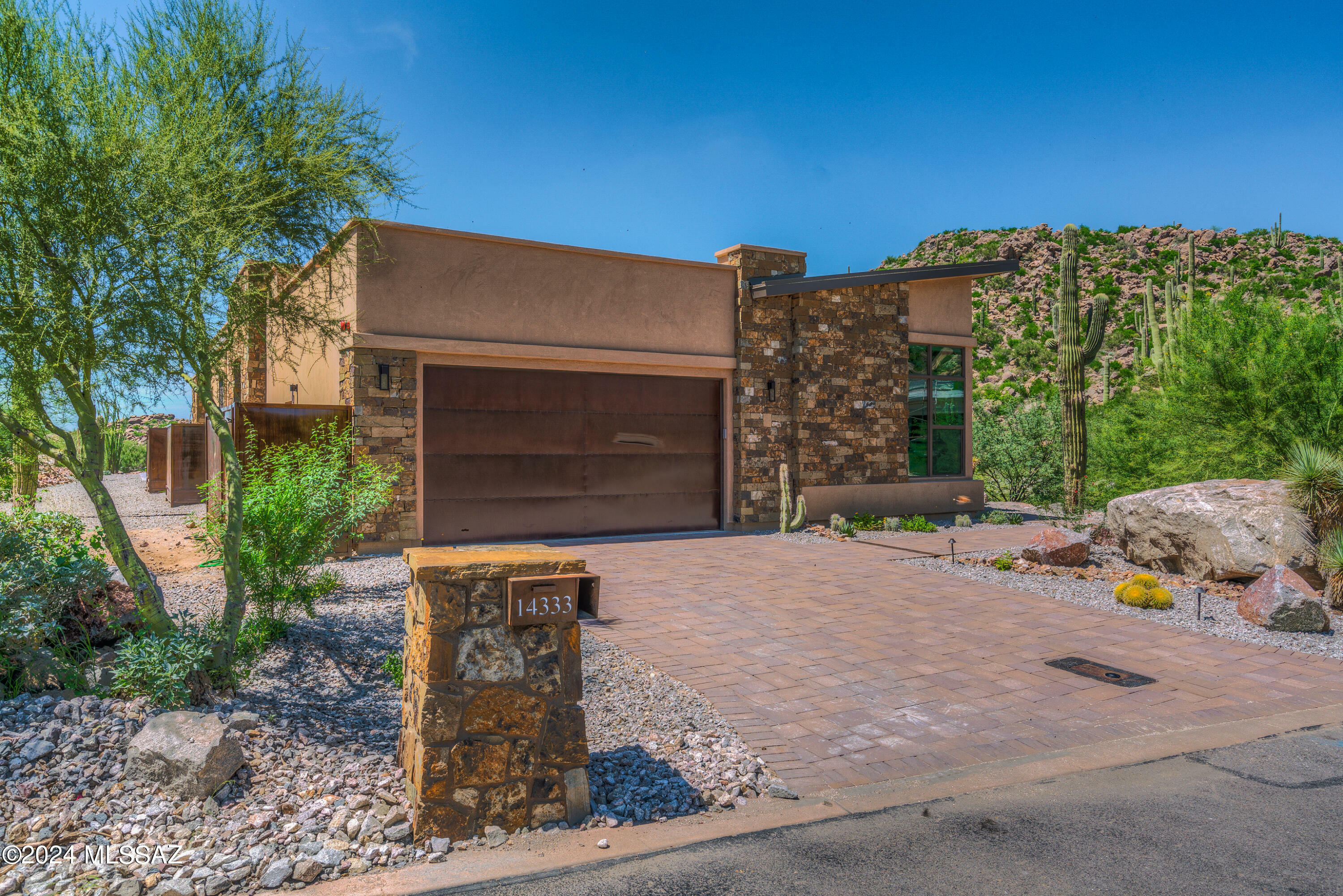 Property Photo:  14333 N Stone View Place  AZ 85755 