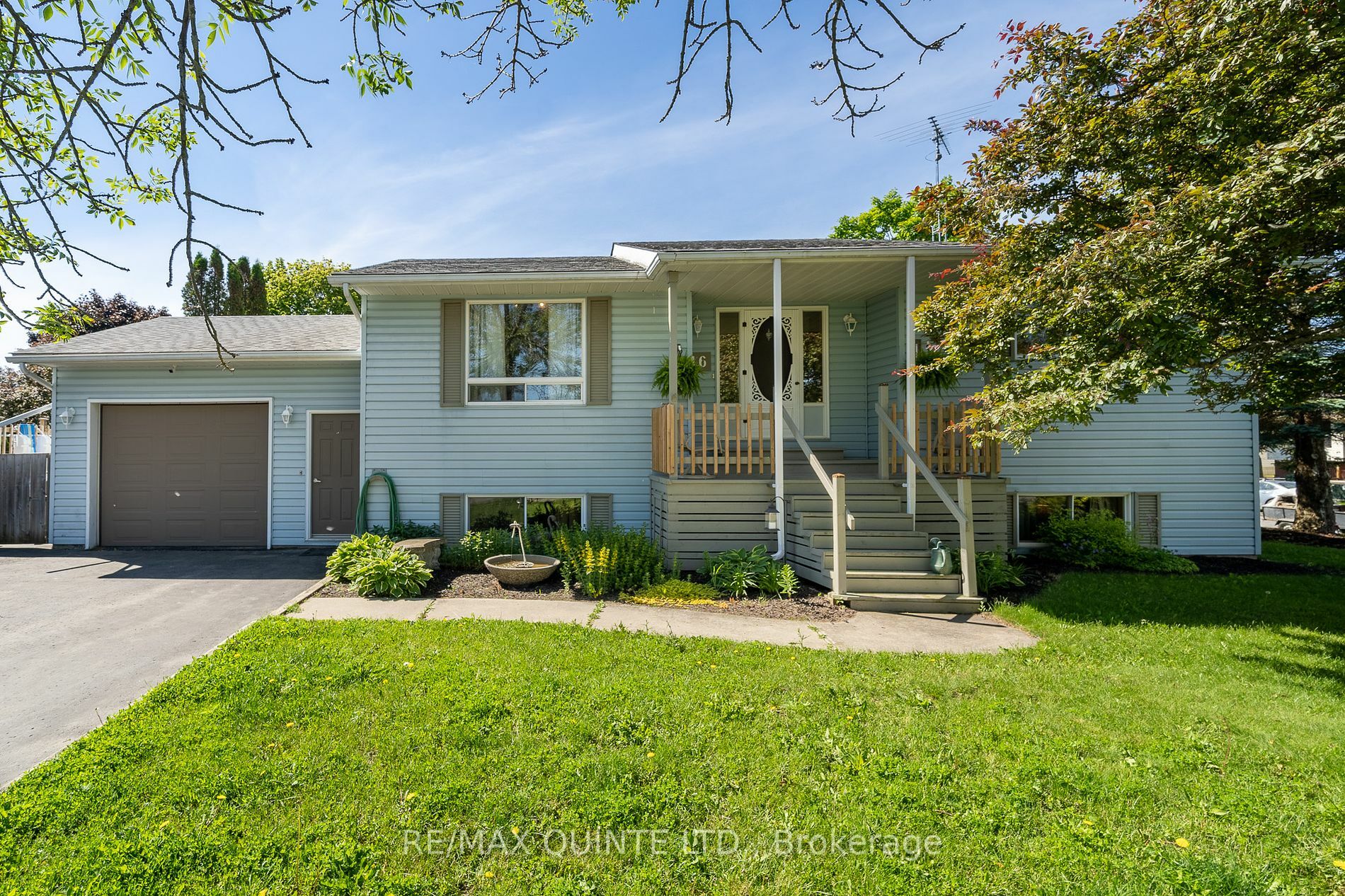 Property Photo:  16 Harbourview Cres  ON K0K 3L0 