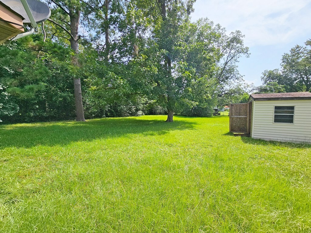 Property Photo:  1402 Estelle St  GA 31705 