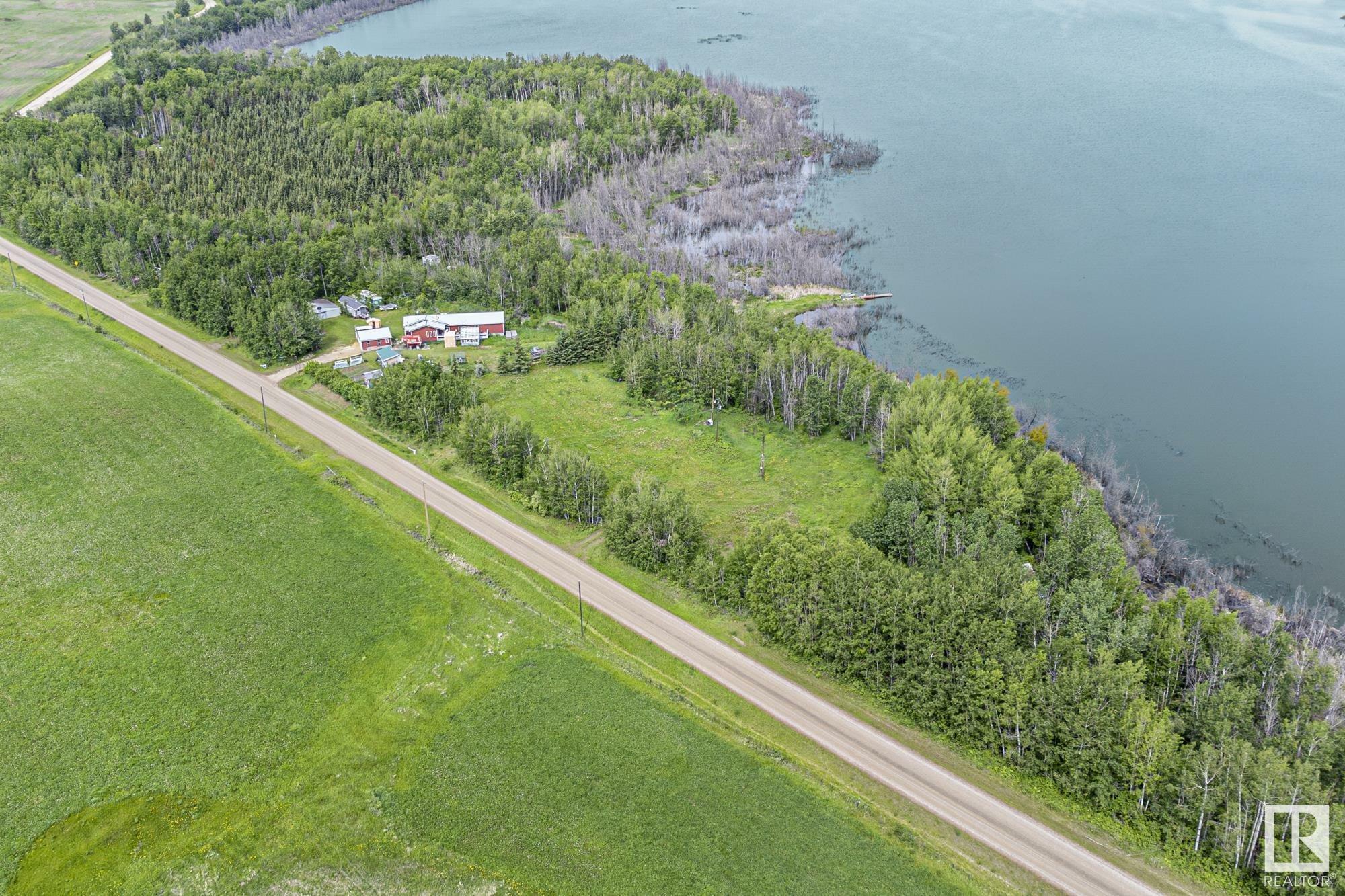 Photo de la propriété:  3 3424 Twp Rd 570  AB T0E 1A0 