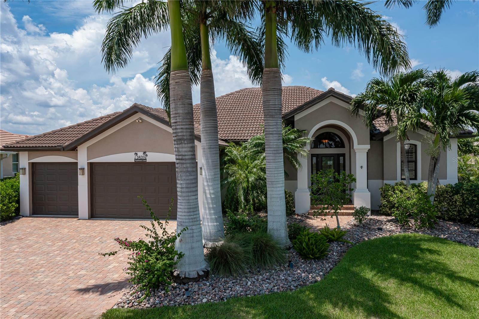 Property Photo:  3439 Nighthawk Court  FL 33950 