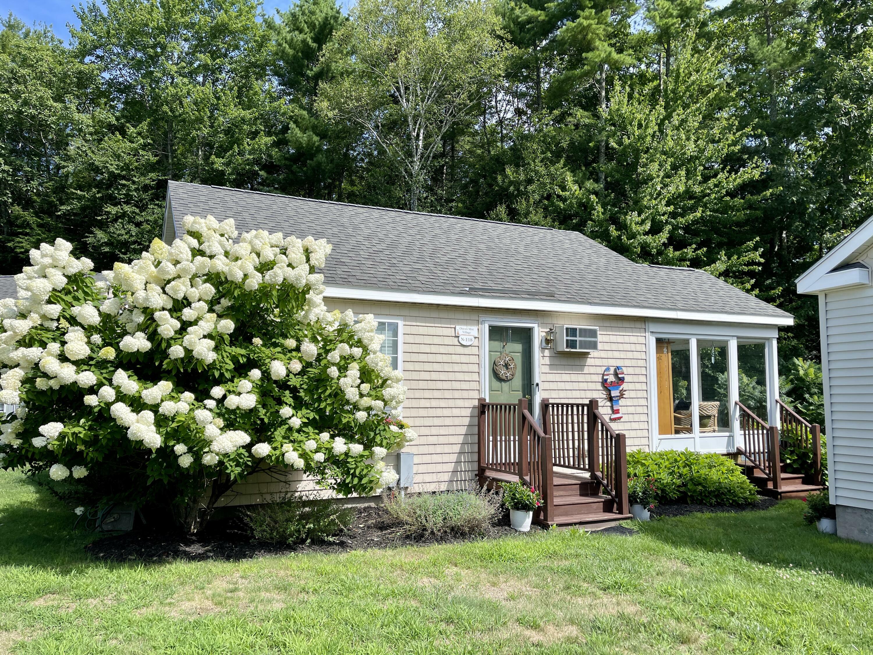 Property Photo: 412 Post Road 118 ME 04090