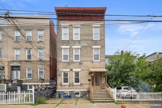 Property Photo:  294 New York Avenue 3  NJ 07307 