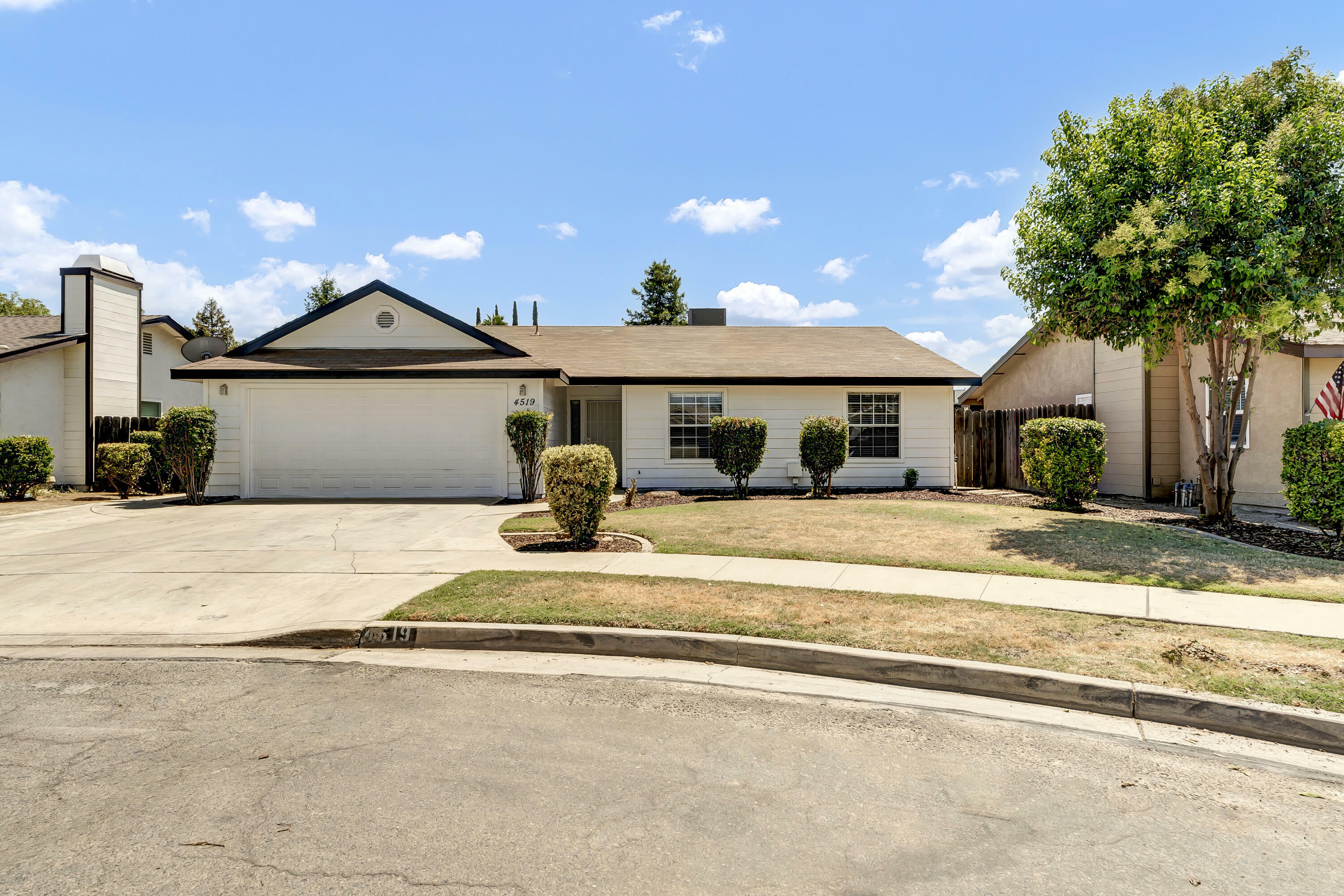 4519 W Feemster Avenue  Visalia CA 93277 photo