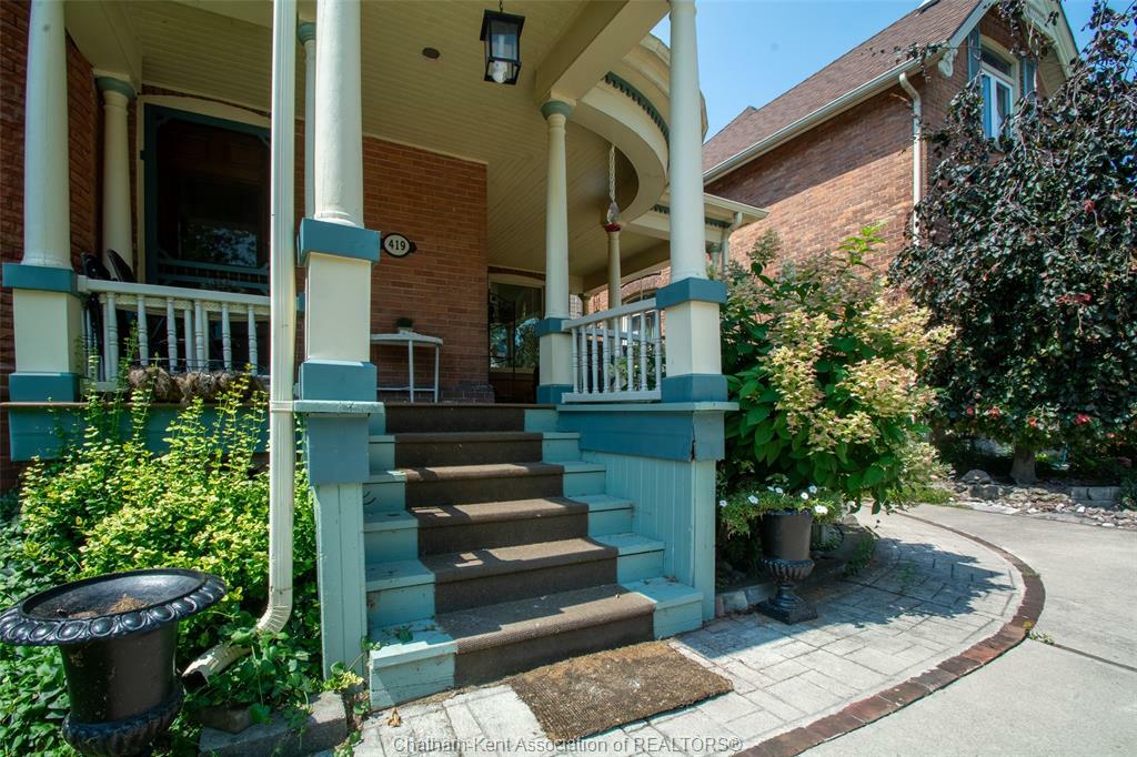 Property Photo:  419 King Street West  ON N7M 1G3 