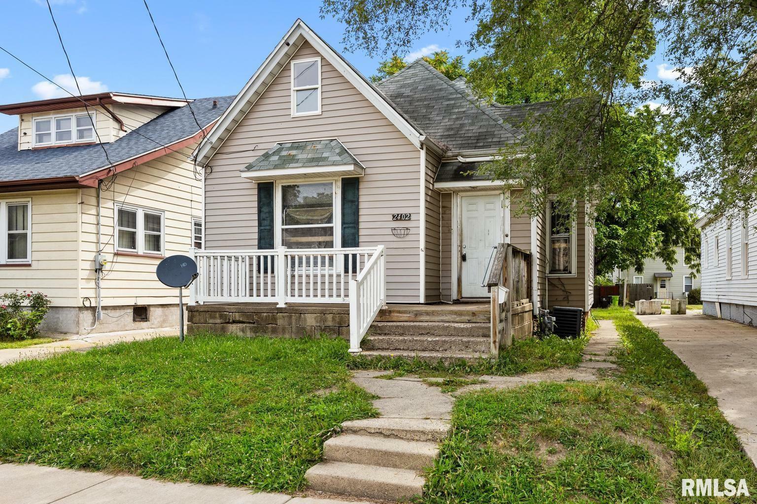 Property Photo:  2402 N Sheridan Road  IL 61604 