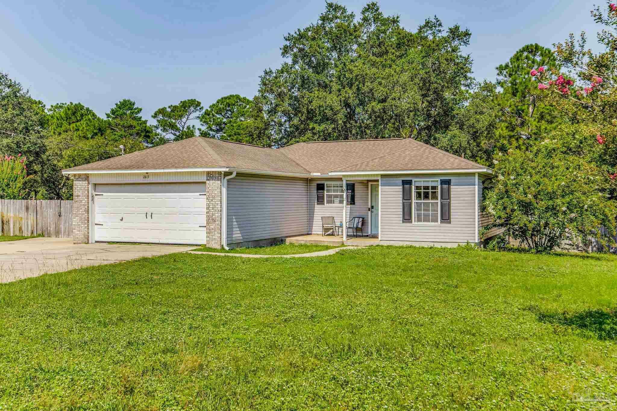 Property Photo:  2613 Lincoln Rd  FL 32566 