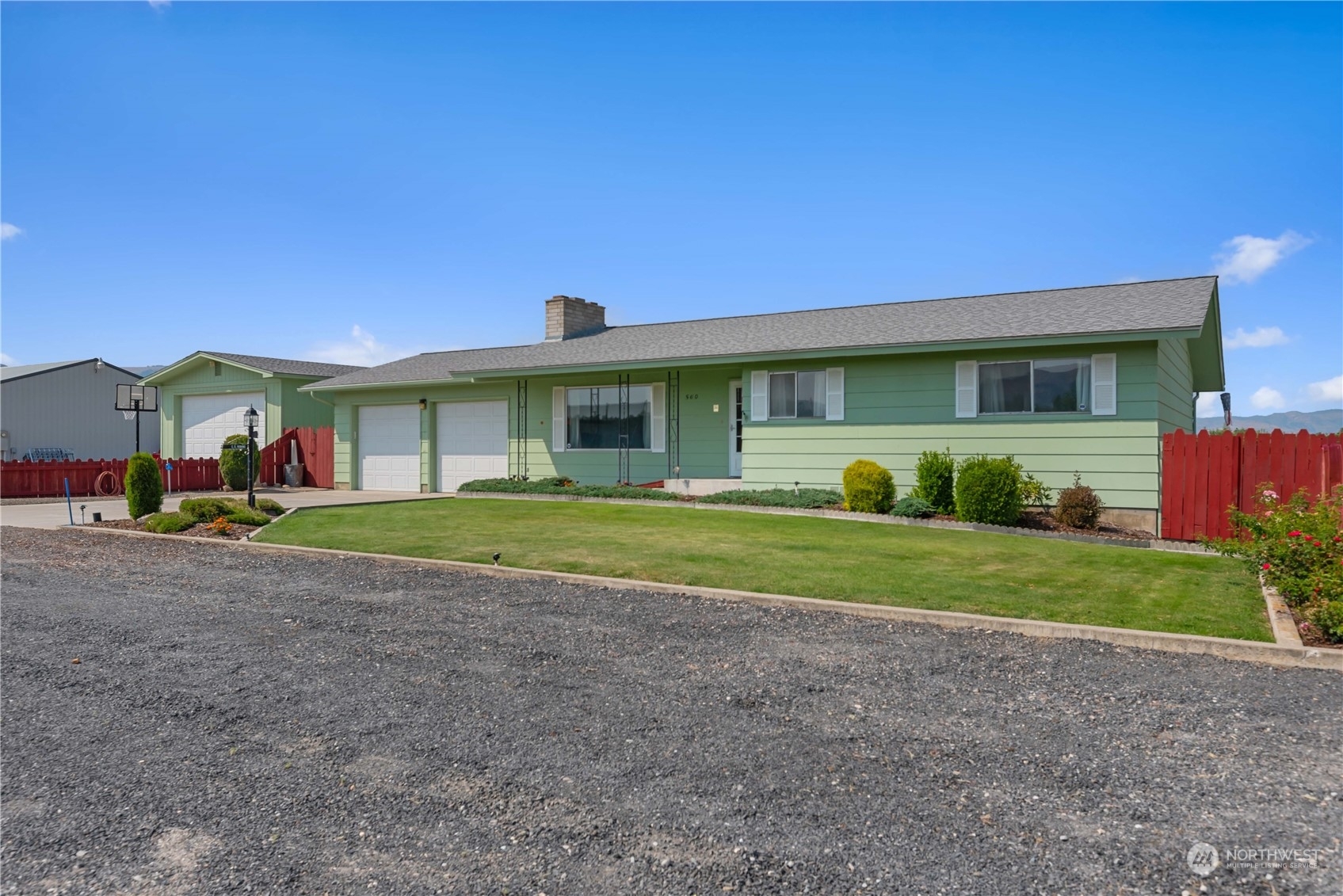 Property Photo:  560 S Webb Avenue  WA 98802 