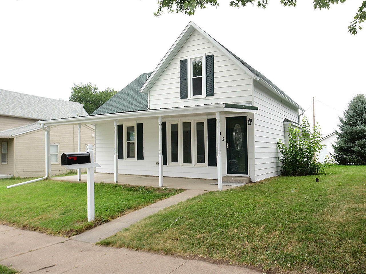 Property Photo:  512 N 4th  Avenue  IA 51546 