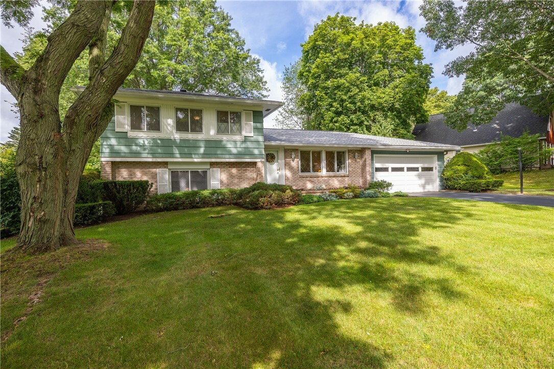 Property Photo:  63 Gateway Road  NY 14624 