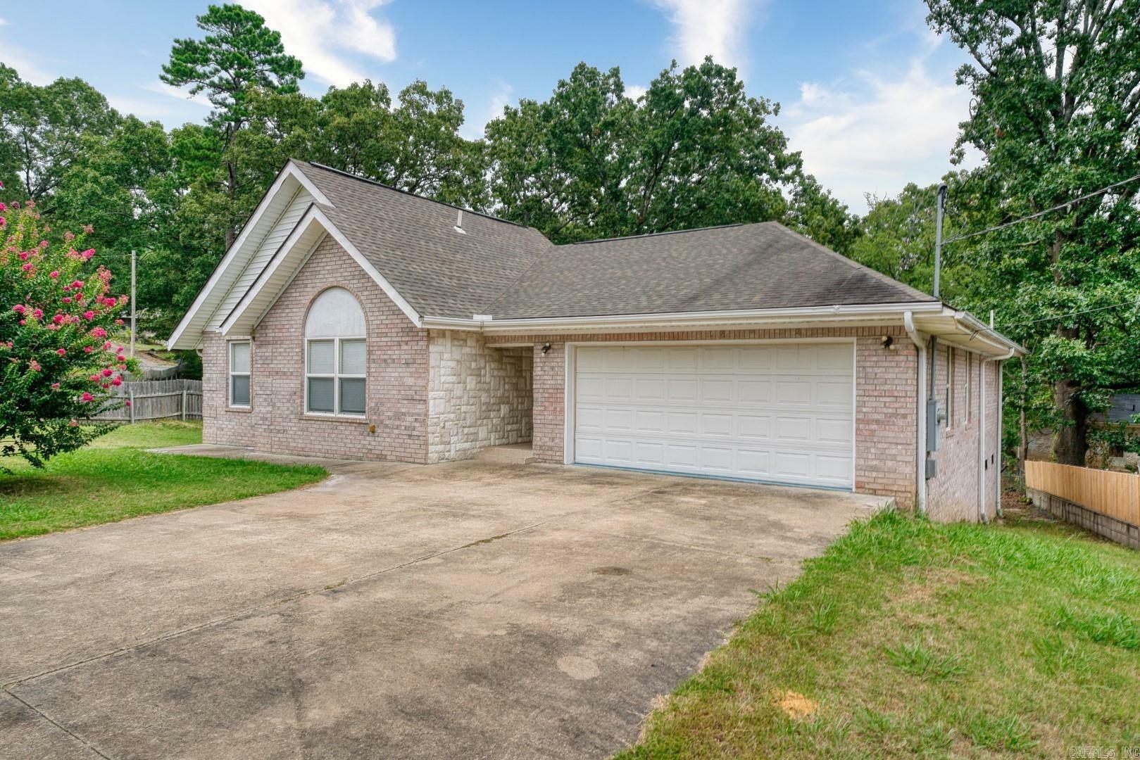 Property Photo:  204 Michele Street  AR 71913 