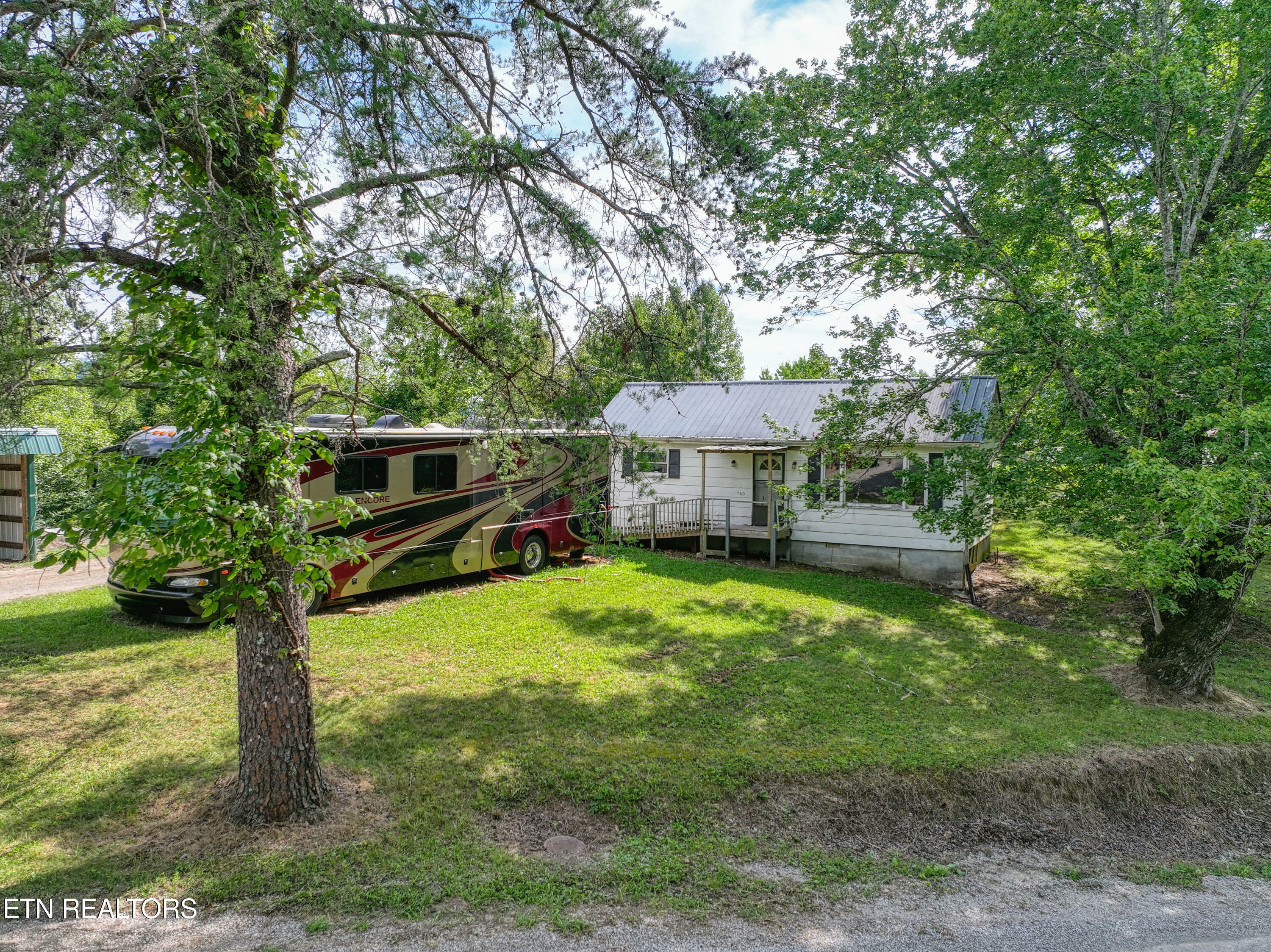 Property Photo:  760 Rock House Rd  TN 37847 