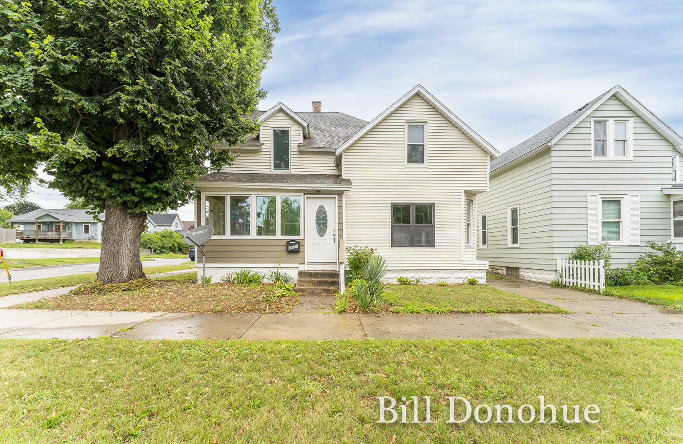 1061 Crosby Street NW  Grand Rapids MI 49504 photo