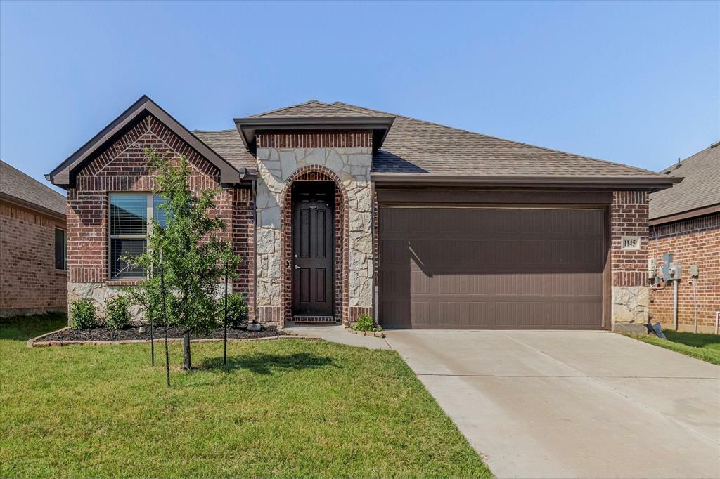 Property Photo:  1145 Kingbird Lane  TX 76009 