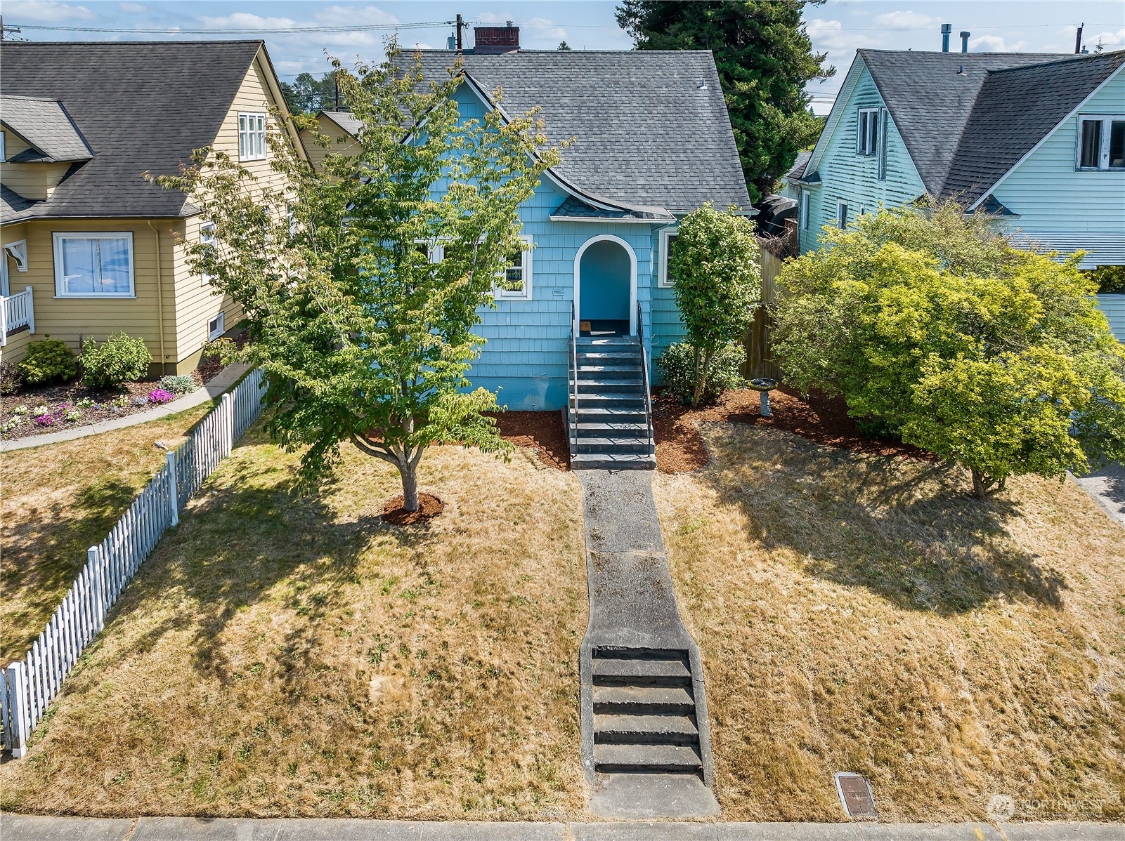 Property Photo:  1405 Lombard Avenue  WA 98201 